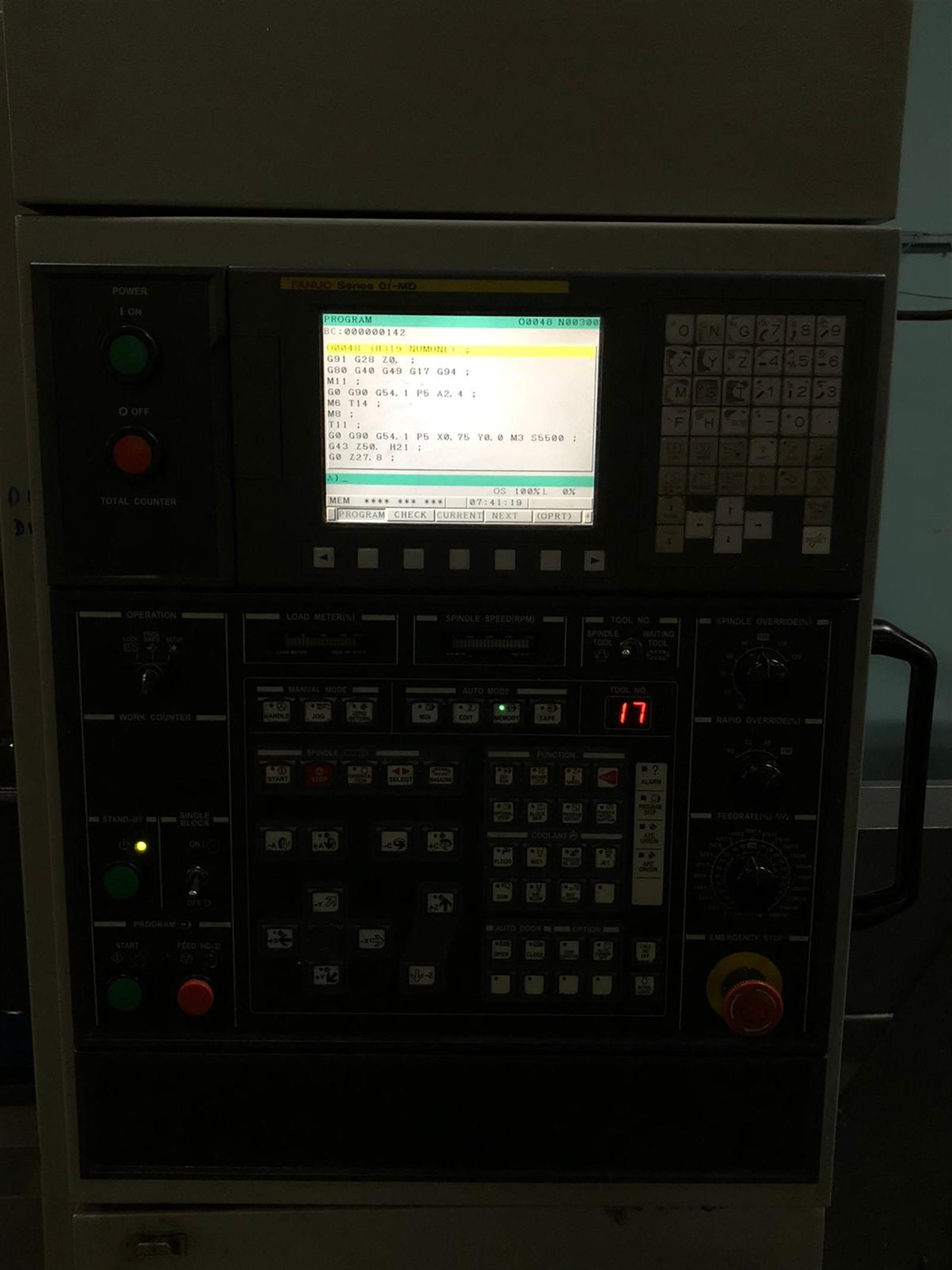 Hyundai VX400 Vertical Machining Center