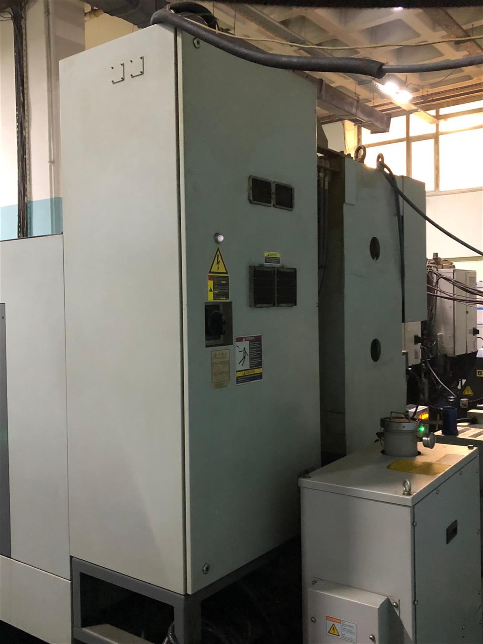 Hyundai VX400 Vertical Machining Center