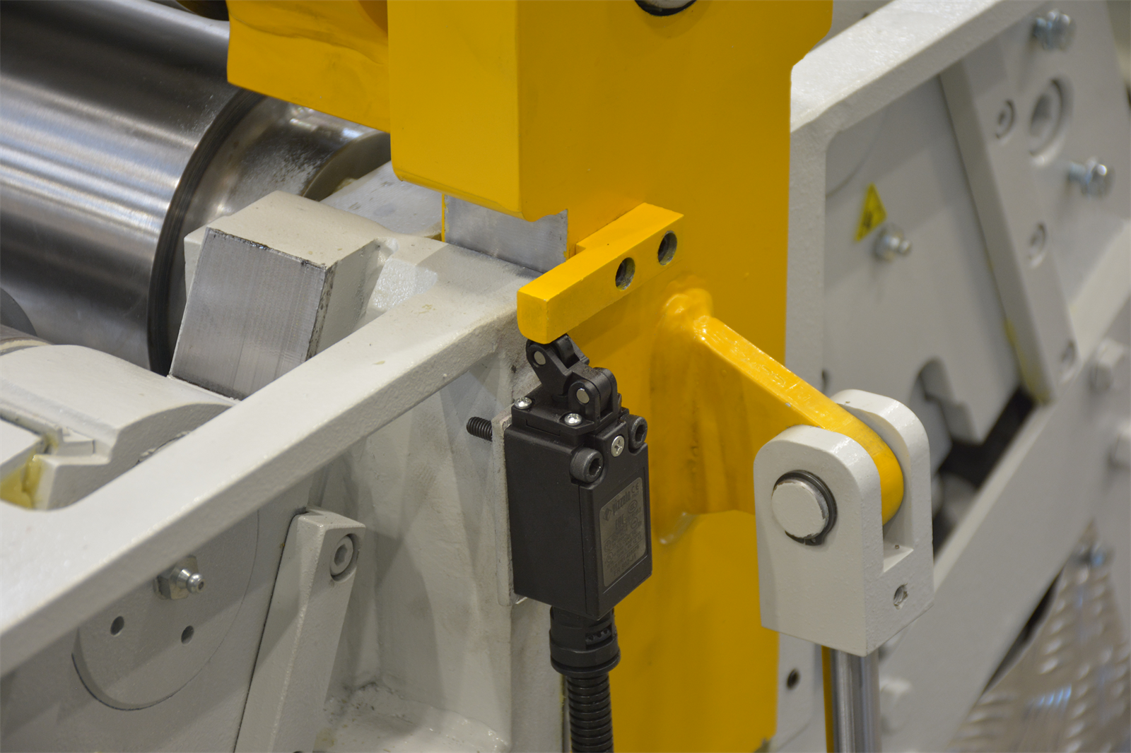 Isıtan 4R HMS 650x80 Hydraulıc 4 Roll Plate Rollıng Machınes