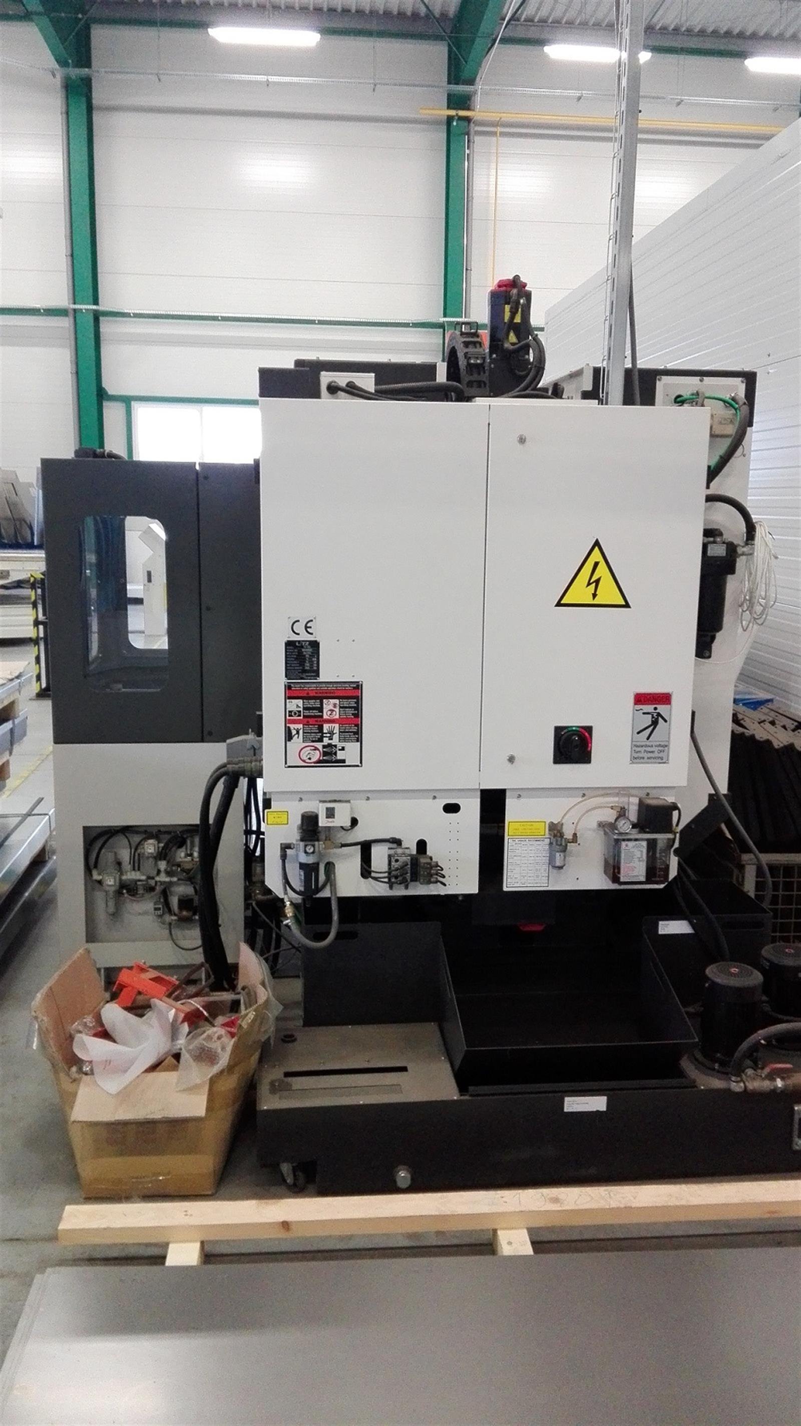 Litz TV-500 Machining center - vertical