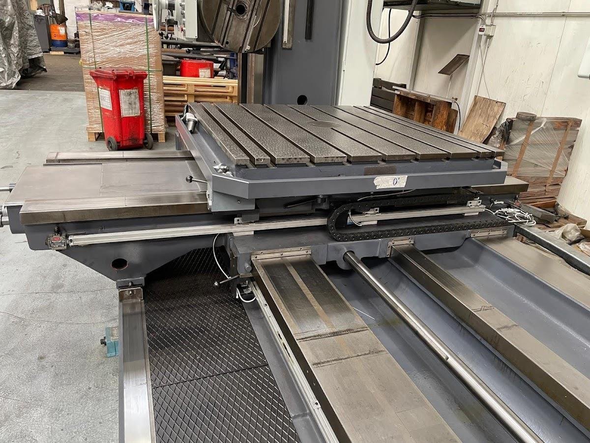 Manual Horizontal Boring Mill TOS W 100 A year 1992