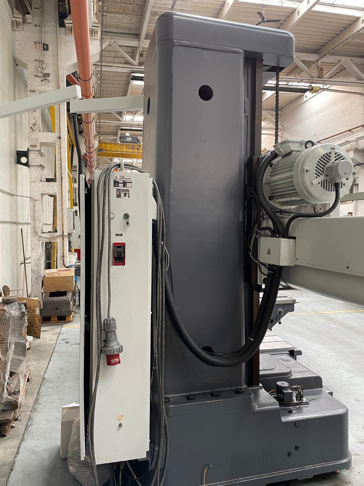 Manual Horizontal Boring Mill TOS W 100 A year 1992