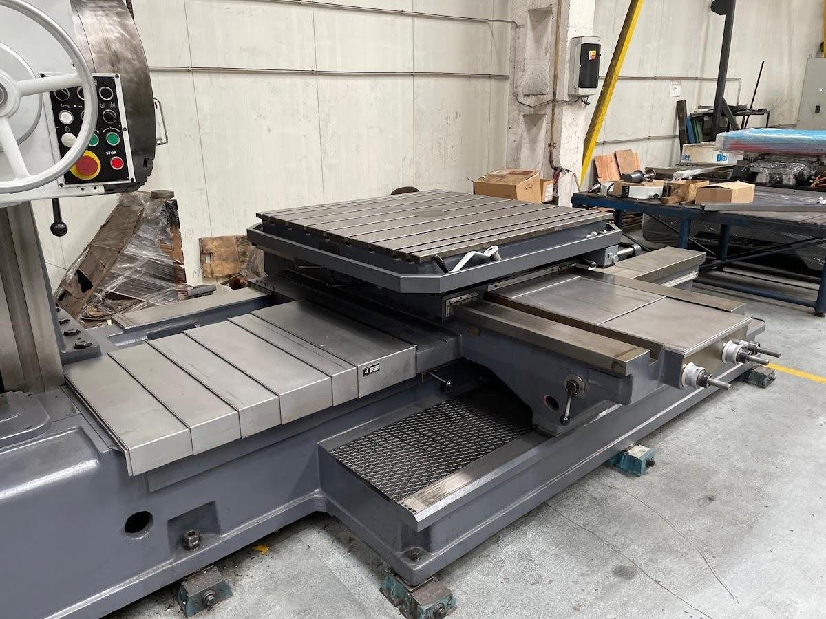 Manual Horizontal Boring Mill TOS W 100 A year 1992