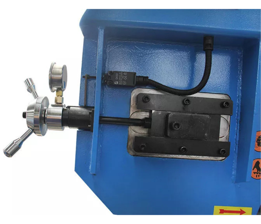 Ttmc BS-2114TH Metal Cutting Bandsaw