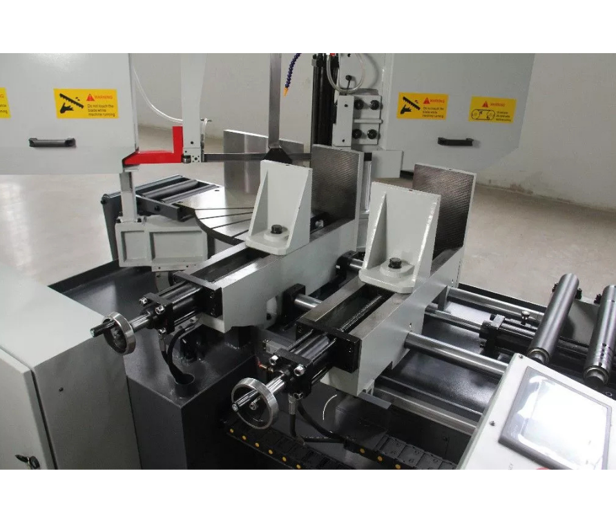 Ttmc BS-500GT Automatic Bandsaw Machine