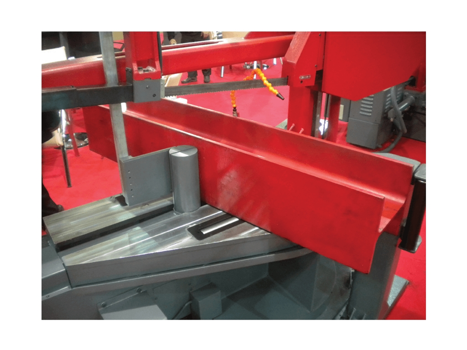 Uzay Makina UMSY 450 DG/S Angle-Cut Semi-Automatic Bandsaw Machine