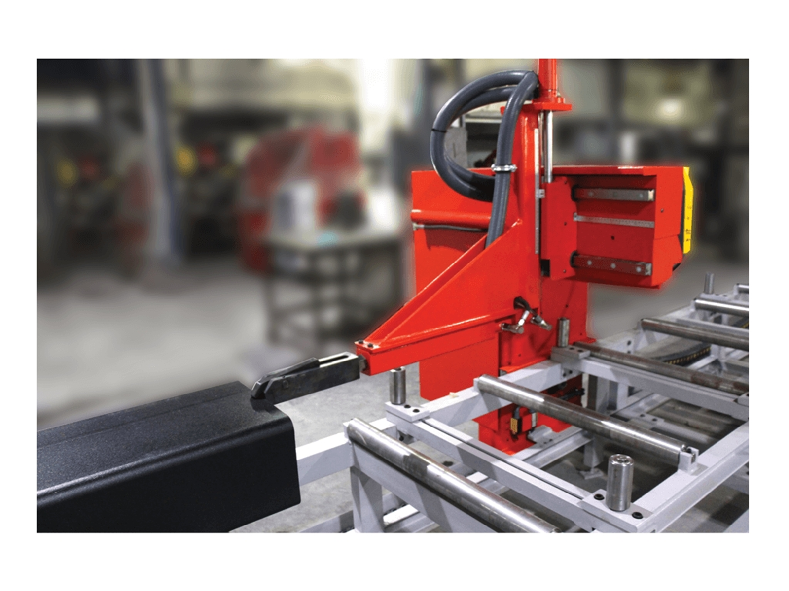 Uzay Makina UMSY 650 DGSF Angle-Cut Semi-Automatic Bandsaw Machine