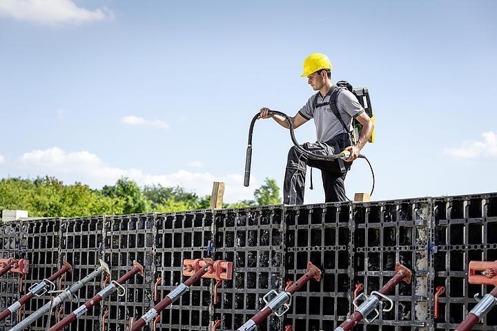 Wacker Neuson ACBe Modular Battery-Powered Internal Vibrator