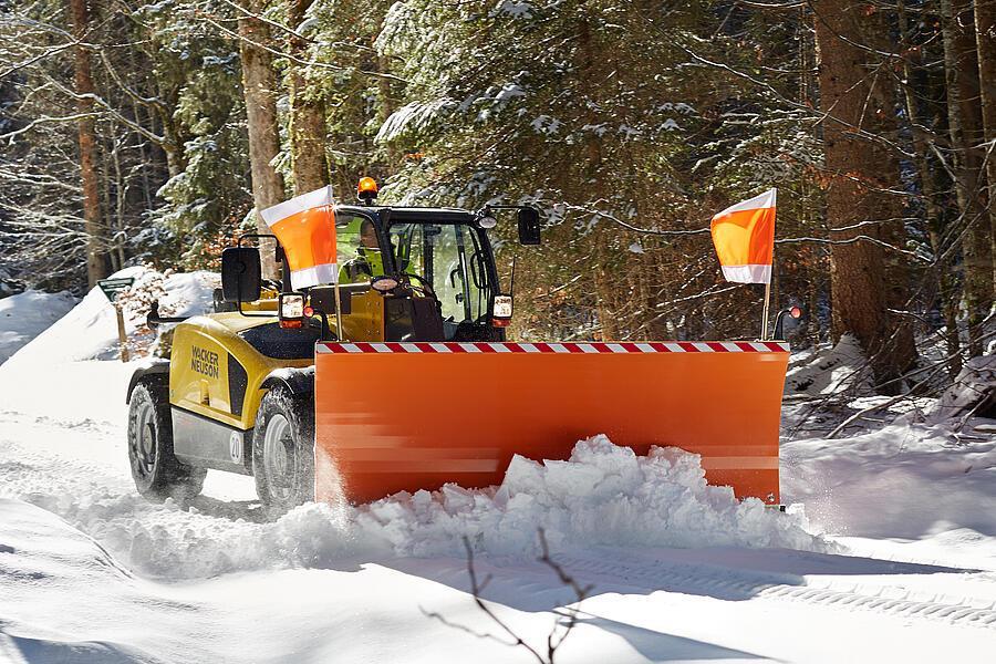 Wacker Neuson Cleaning & Care Snowplow Telehandler Attachments