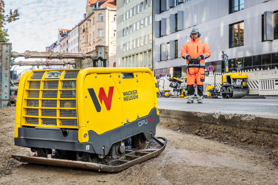 Wacker Neuson DPUr Series Remote-Controlled Vibratory Plates ( 700 kg) DPU110rLec870