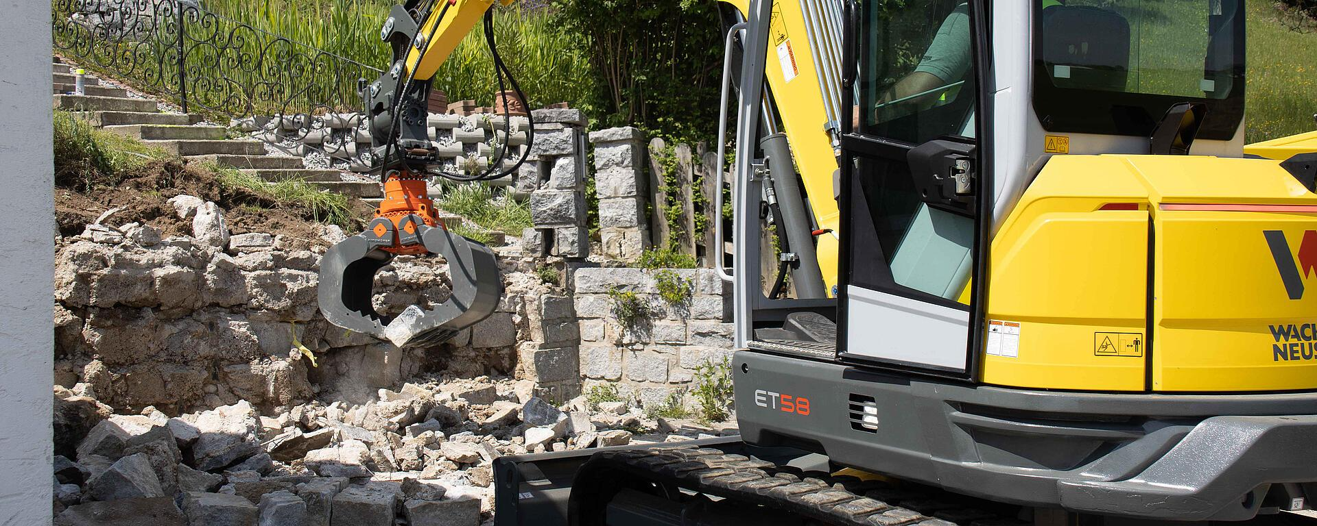 Wacker Neuson Multi-Purpose Grabs Gripping & Sorting Excavator Attachments