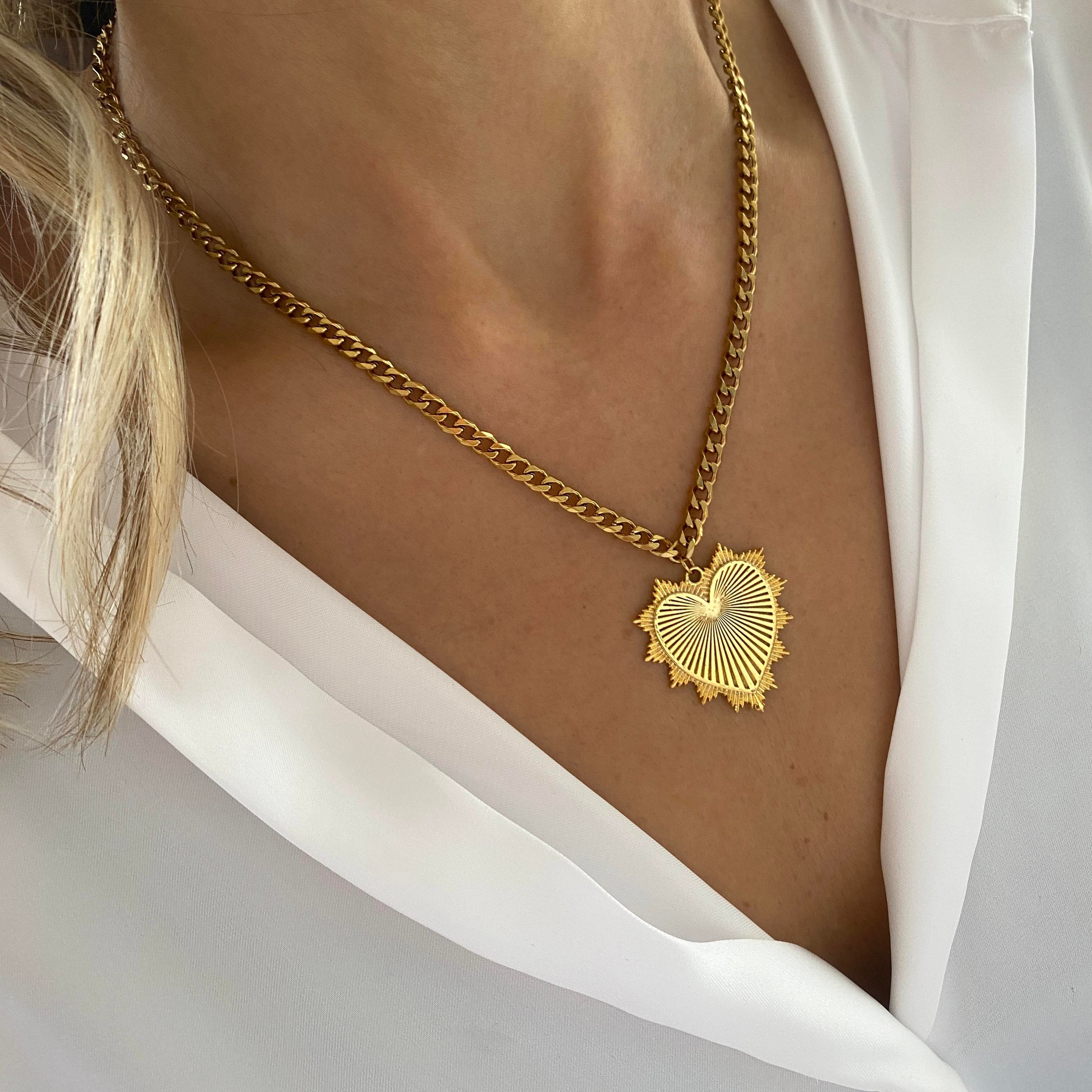 Çelik Curb Chain Amore Kolye