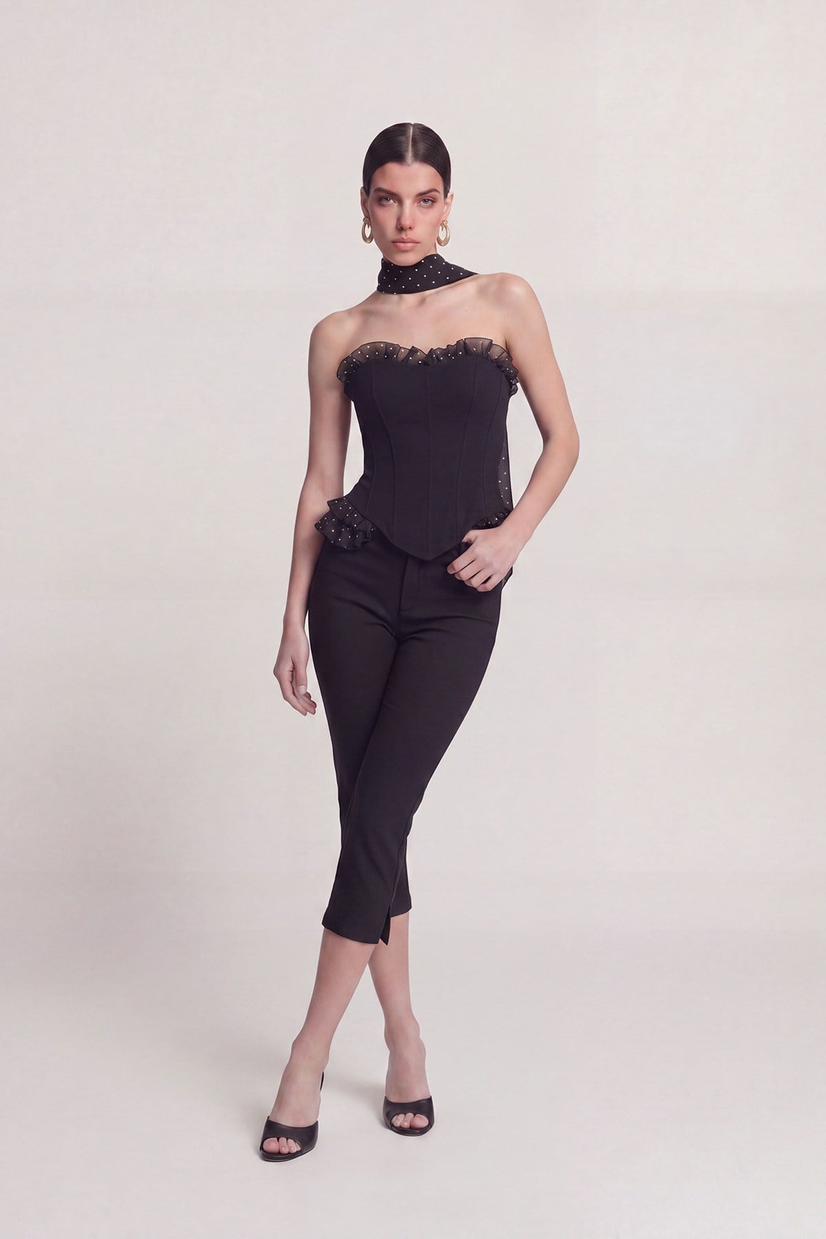 Mid-Waist Lycra Una Capri Pants Black