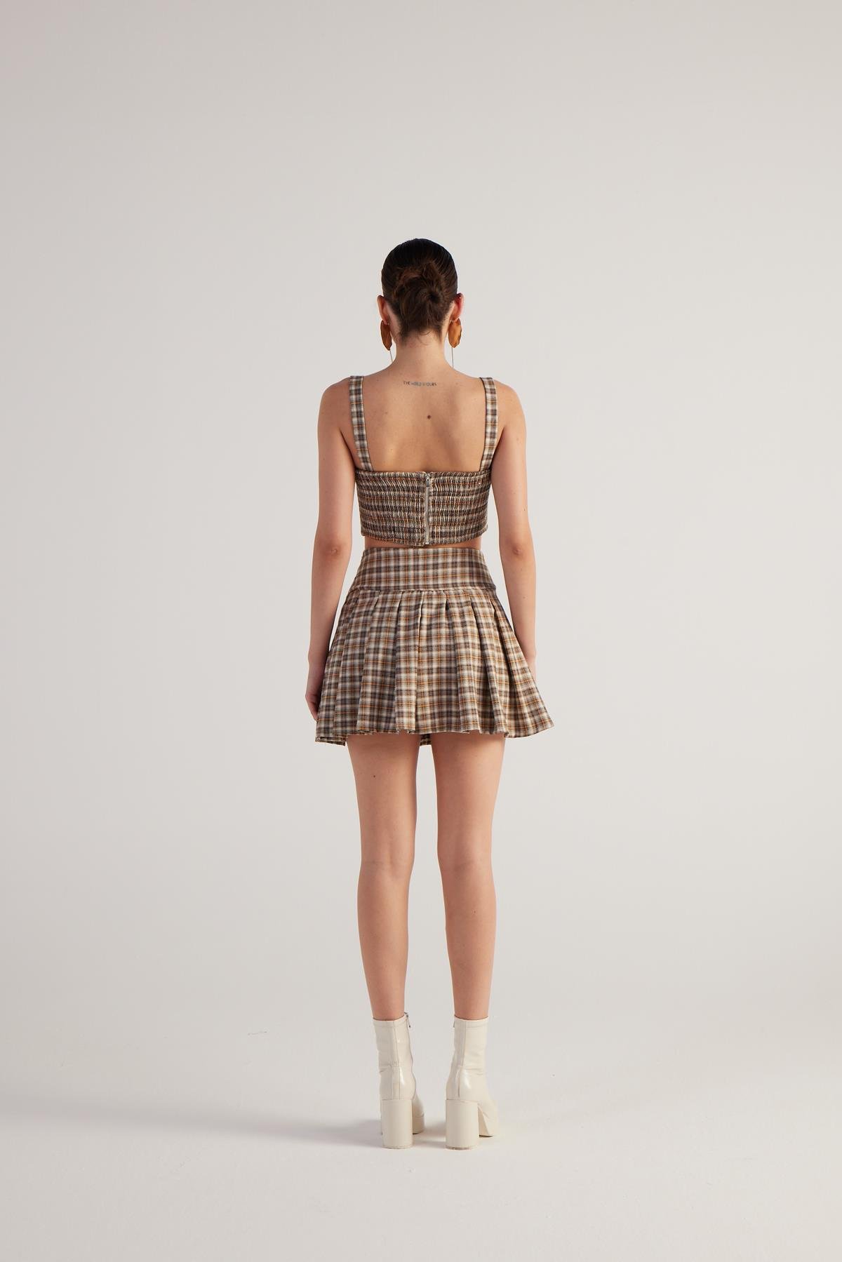 Merida Short Skirt Beige