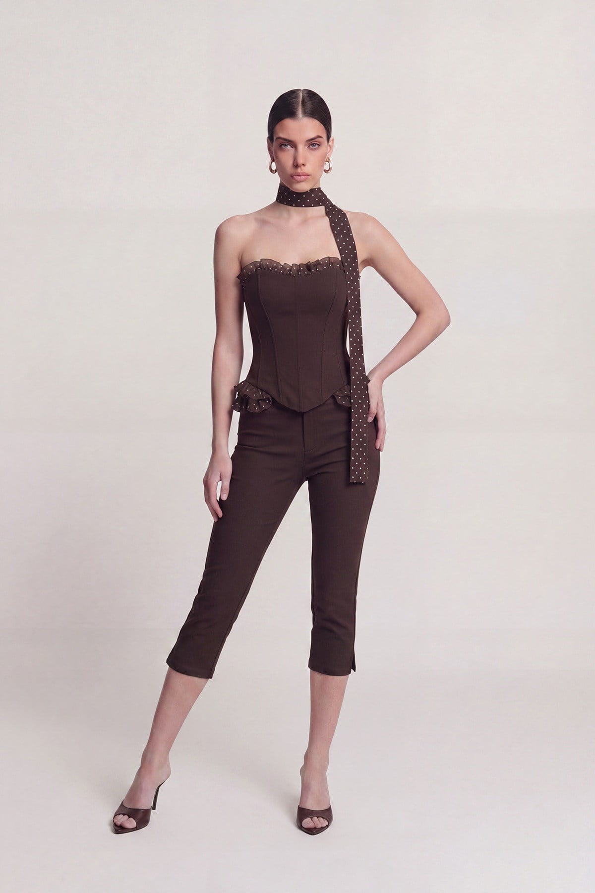 Mid-Waist Lycra Una Capri Pants Brown
