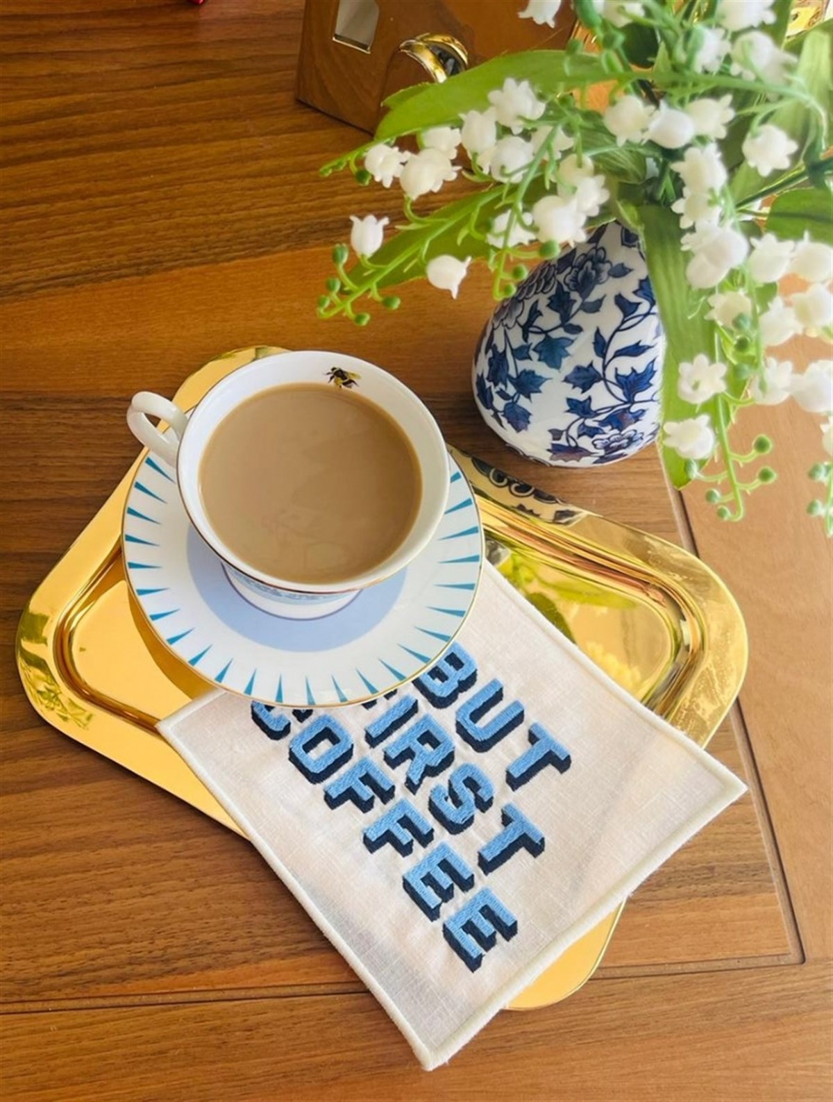 Dekoratif But First Coffee Desenli Kokteyl Peçetesi - 1 Adet Mavi Nakışlı
