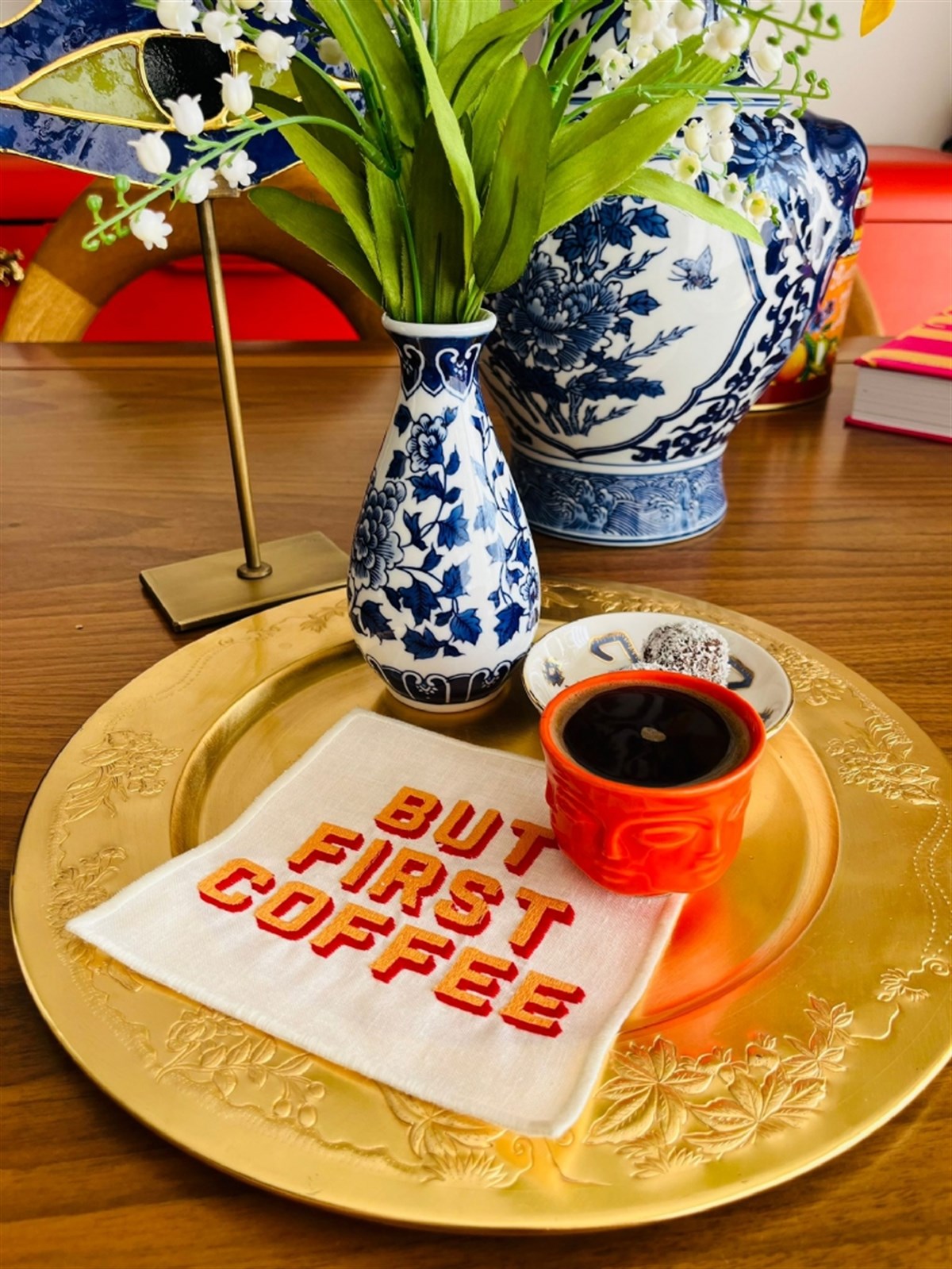 Dekoratif But First Coffee Desenli Kokteyl Peçetesi - 1 Adet Turuncu Nakışlı
