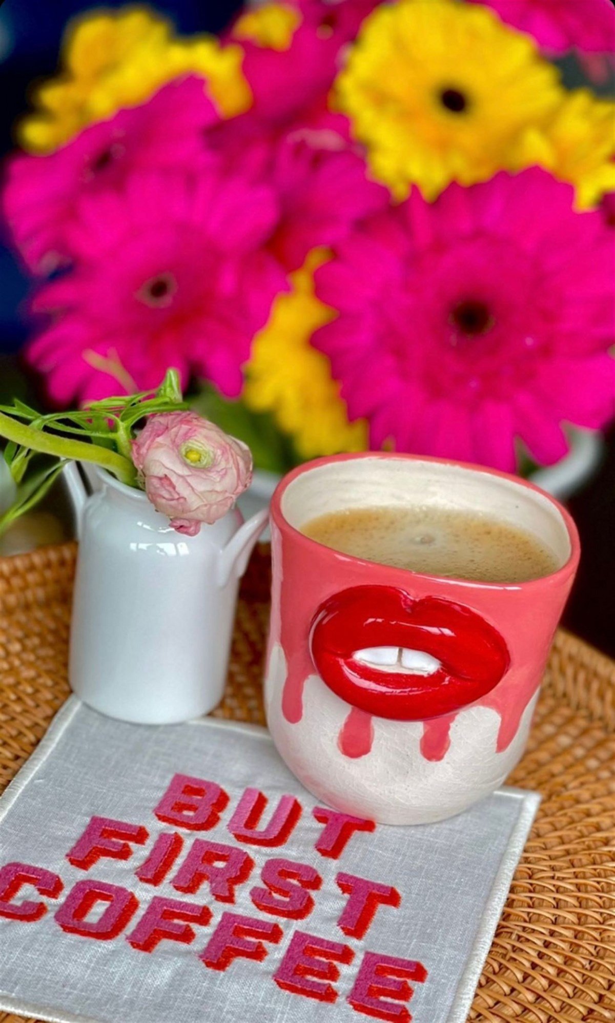 Dekoratif But First Coffee Desenli Kokteyl Peçetesi - 1 Adet Pembe Nakışlı