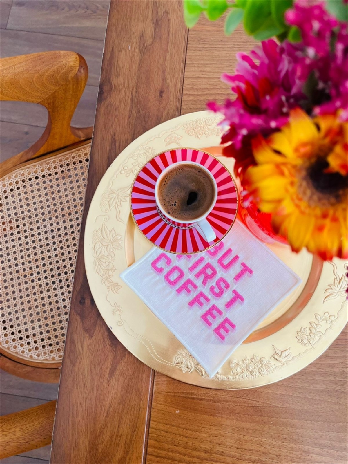 Dekoratif But First Coffee Desenli Kokteyl Peçetesi - 1 Adet Açık Pembe Nakışlı