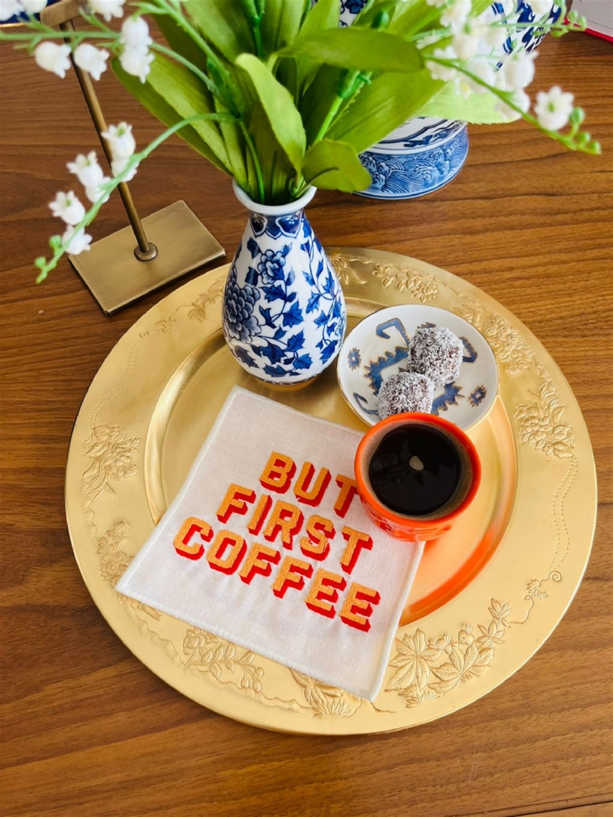 Dekoratif But First Coffee Desenli Kokteyl Peçetesi - 1 Adet Turuncu Nakışlı