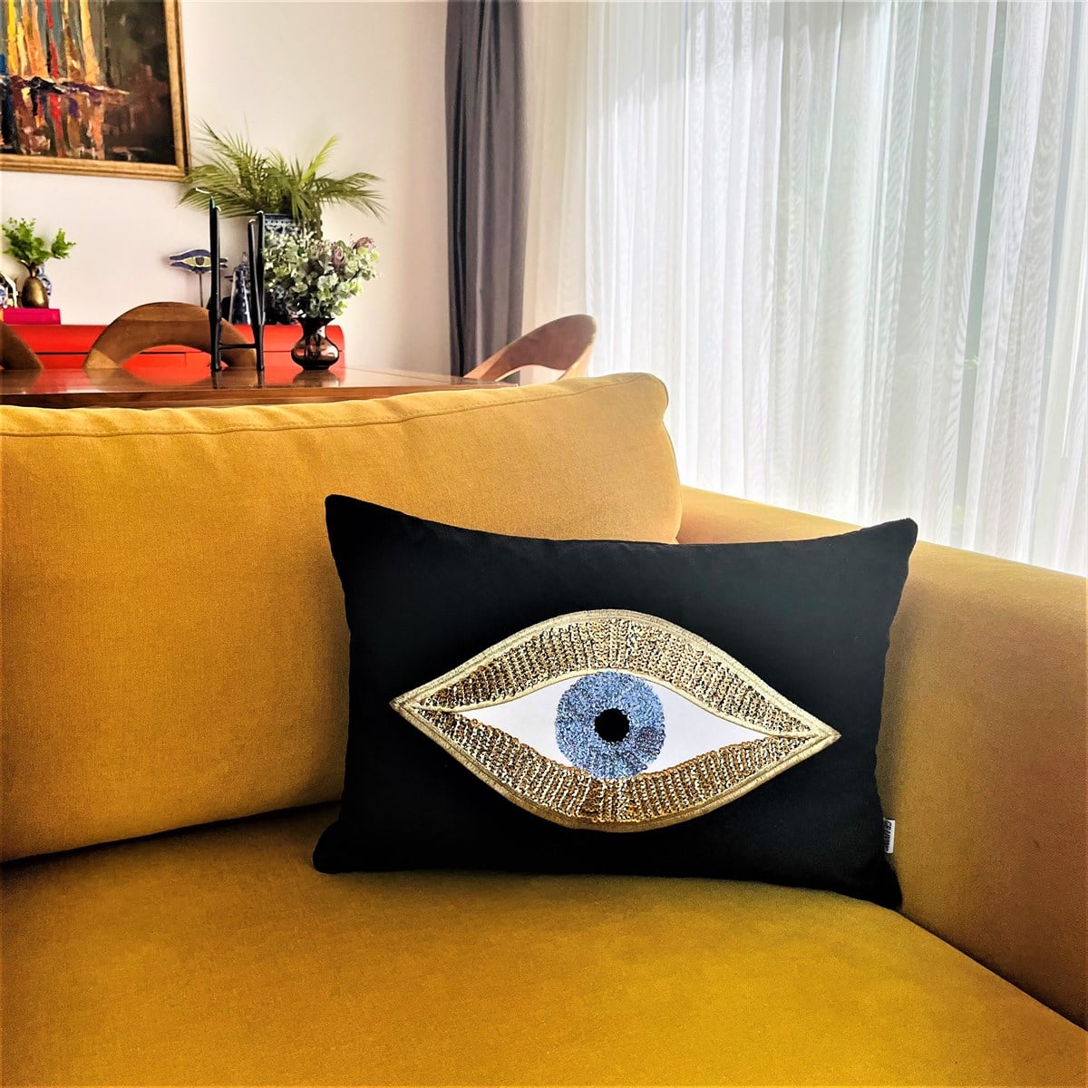 Dekoratif Pullu Göz Desenli Siyah Kadife Kırlent Kılıfı ( 35 cm x 50 cm ) 