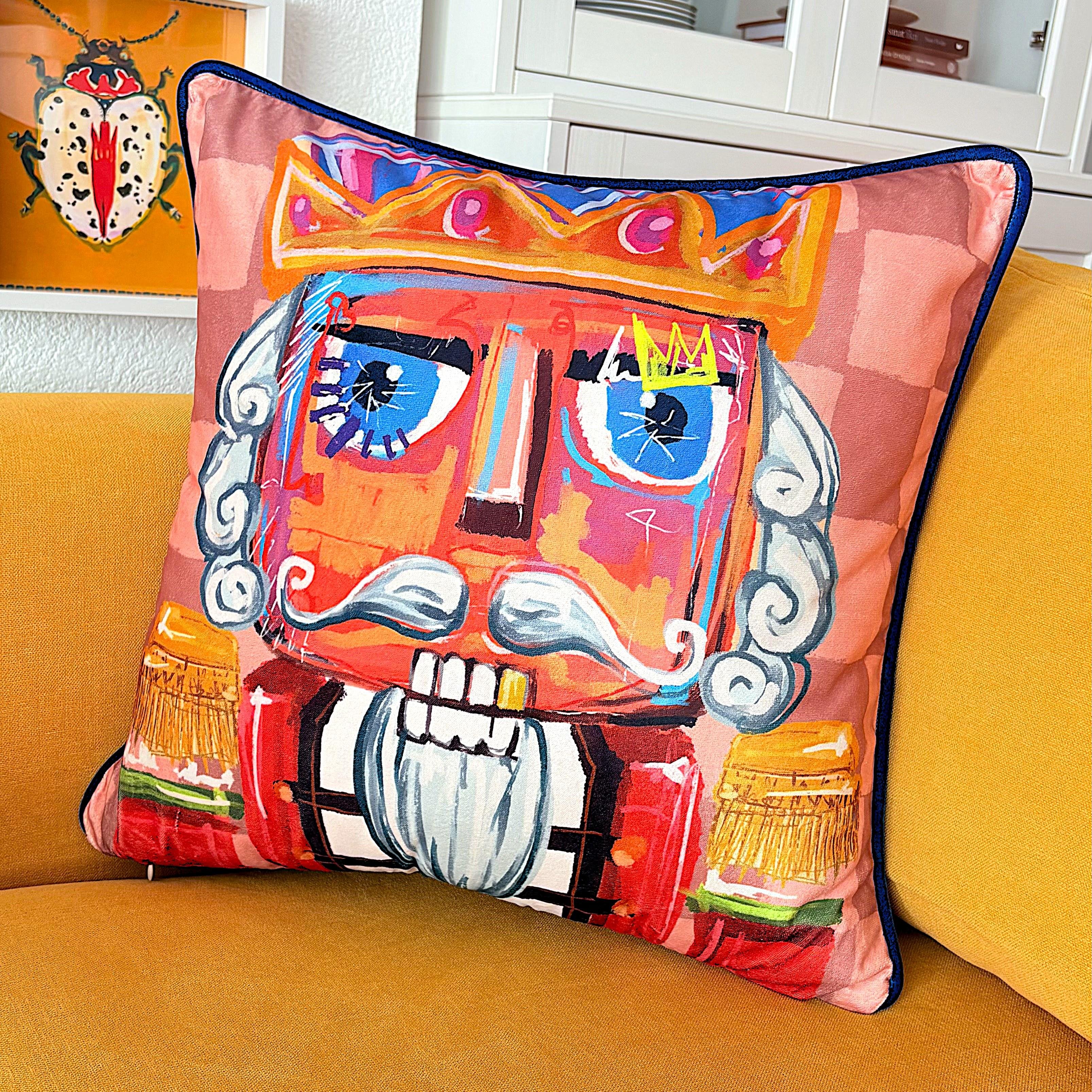 Nutcracker Desenli Kadife Yastık Kılıfı – 50x50 cm – Renkli Yeni Yıl Tasarım – Dekoratif Kırlent Kılıfı