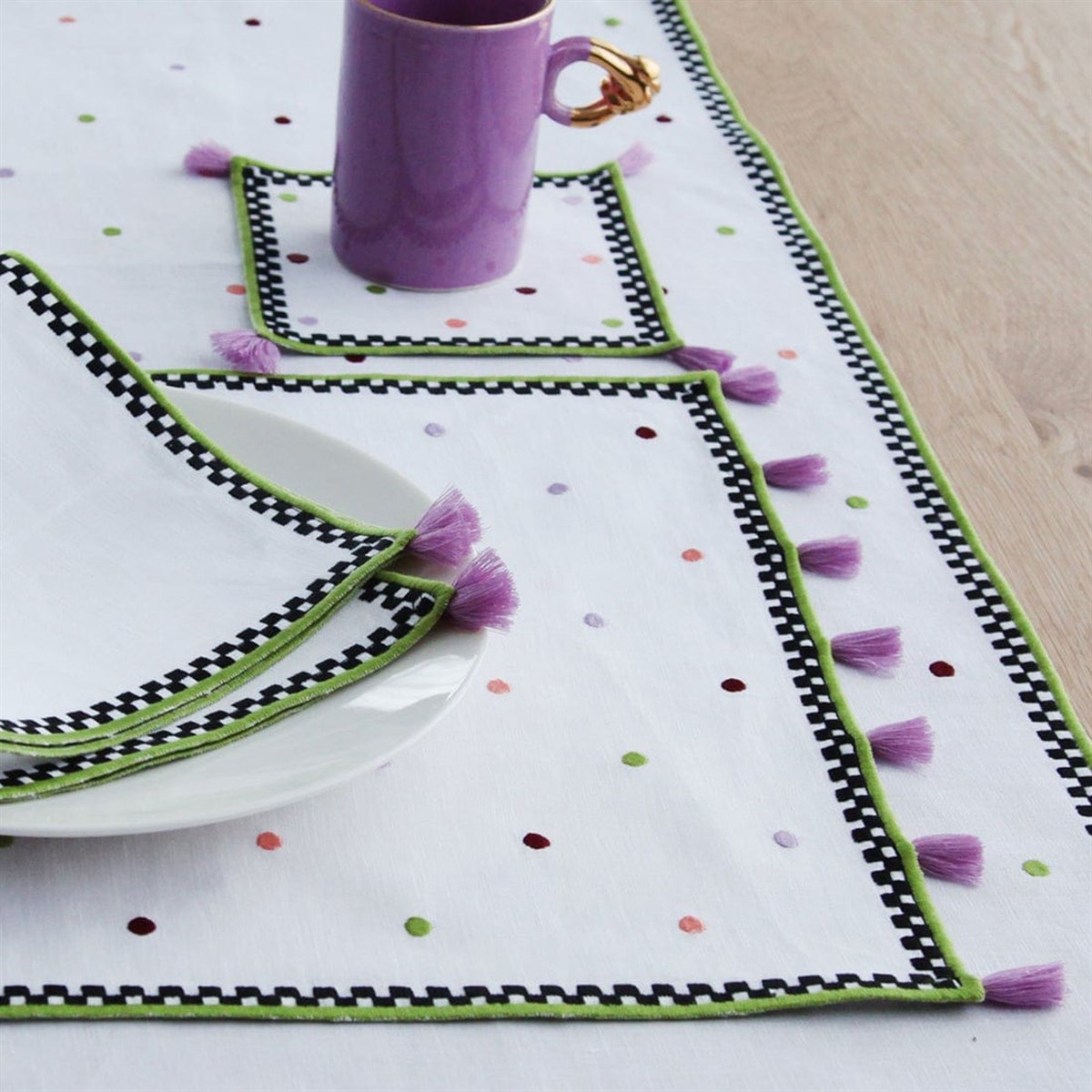 Renkli Puantiye Damalı Mor Püsküllü Beyaz Keten Servis Peçete ( 2 Adet )