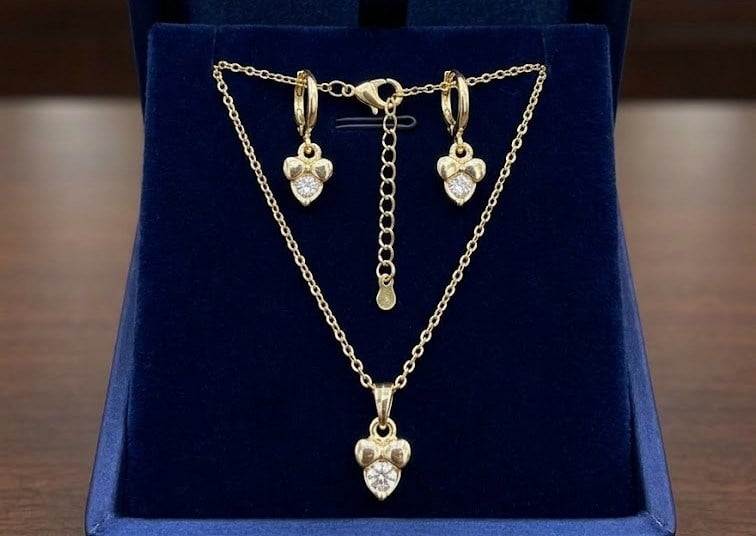 Gold Renk Işıltılı Taşlı Kolye Küpe Seti