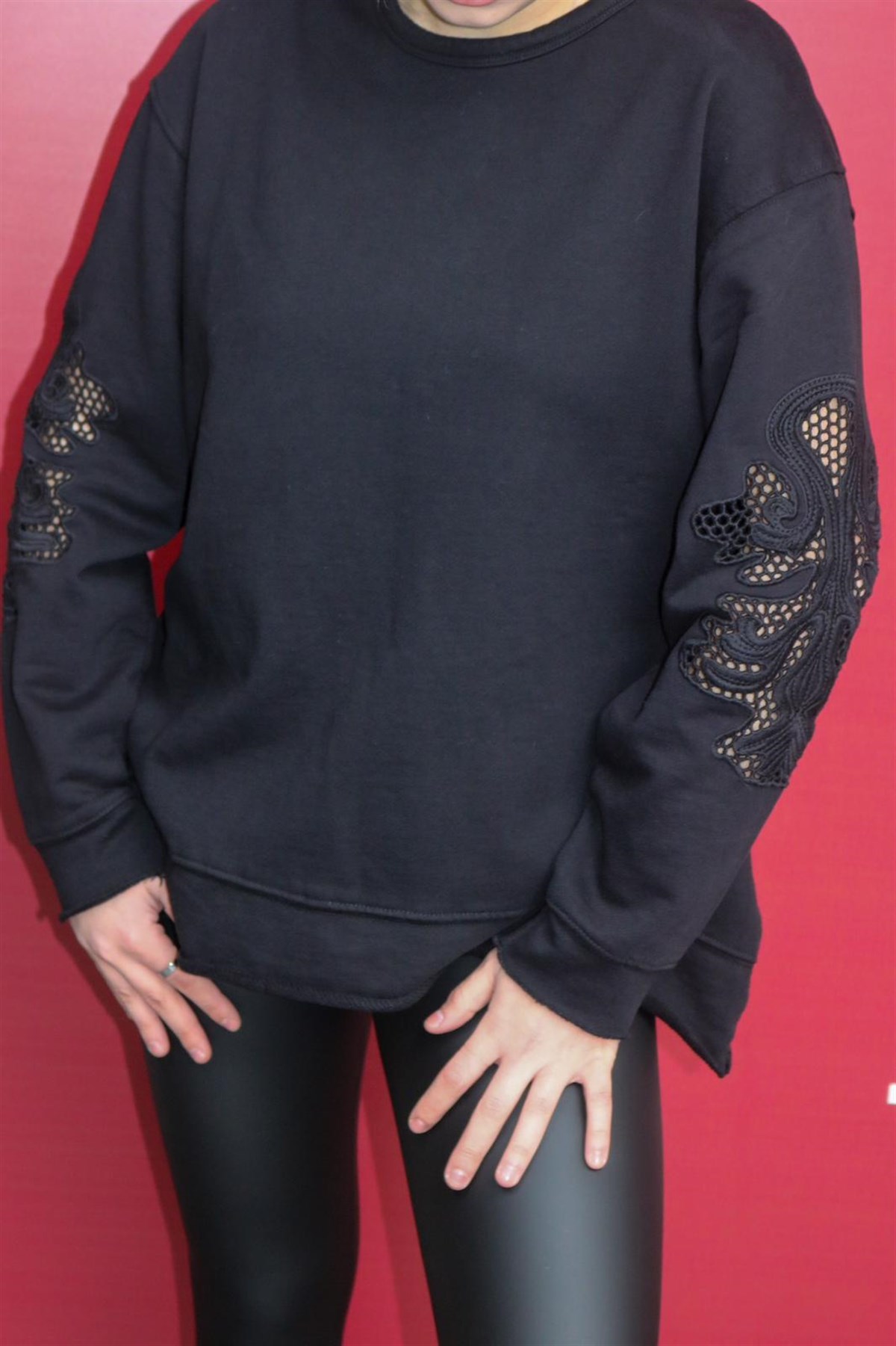 Orijinal marka kolları işlemeli sweatshirt