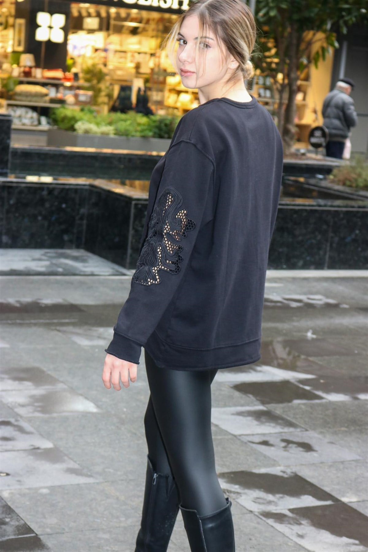 Orijinal marka kolları işlemeli sweatshirt