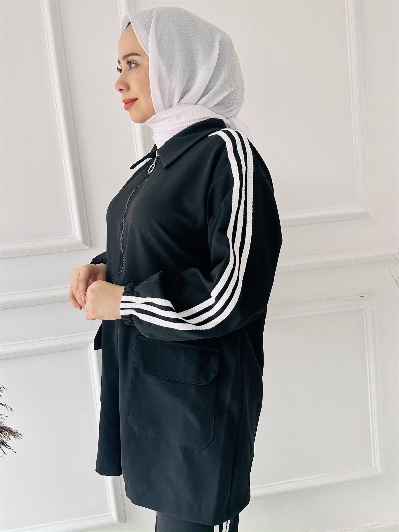 Yanları Beyaz Şeritli Takım 22381 Siyah