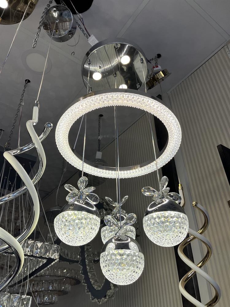 Çemberli Kristal Kelebek Taşlı  3+1 Sarkıtlı Silver Led Tavan AvizeGerçek Kristal Taşlı Silver Yuvarlak Tek Halkalı Led Avize | Avize | Avize Modelleri | Tasarım Avizeler | Salon Avizeleri