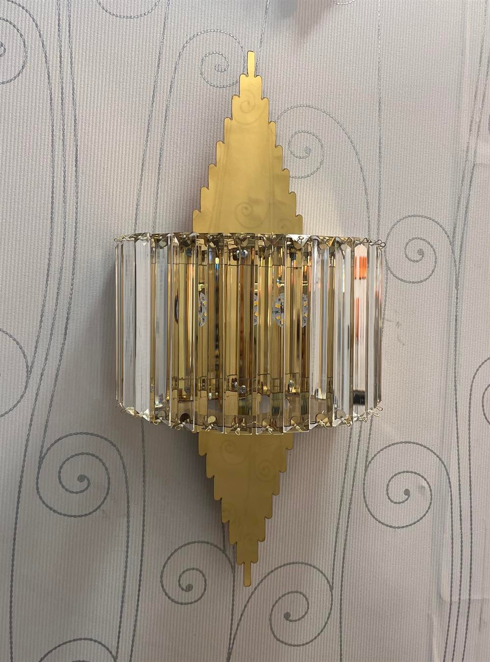 Paris Kristal Taşlı Gold Elektrikli Ledli ( Beyaz Led ) Aplik - Led DahildirGezegen Metal Camlı Pilli Aplik - 9v Pil ve Özel Tasarım Ampul İçindedir - Tek Adet Fiyatıdırgaziantepavize
