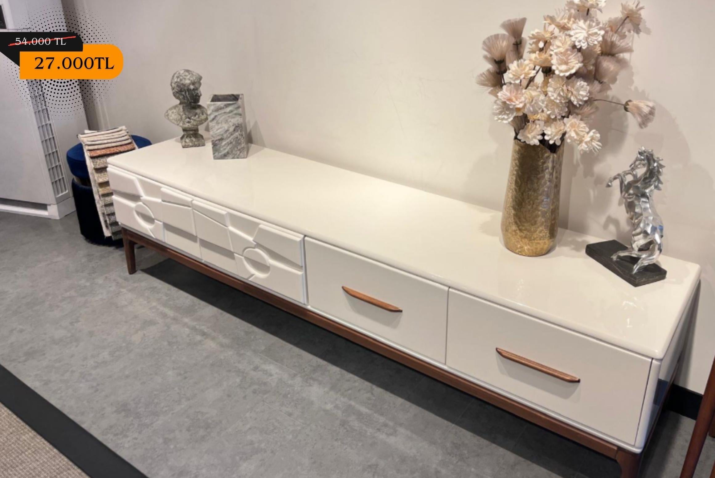 OUTLETBeyaz İnci Tv Sehpası-Outlet