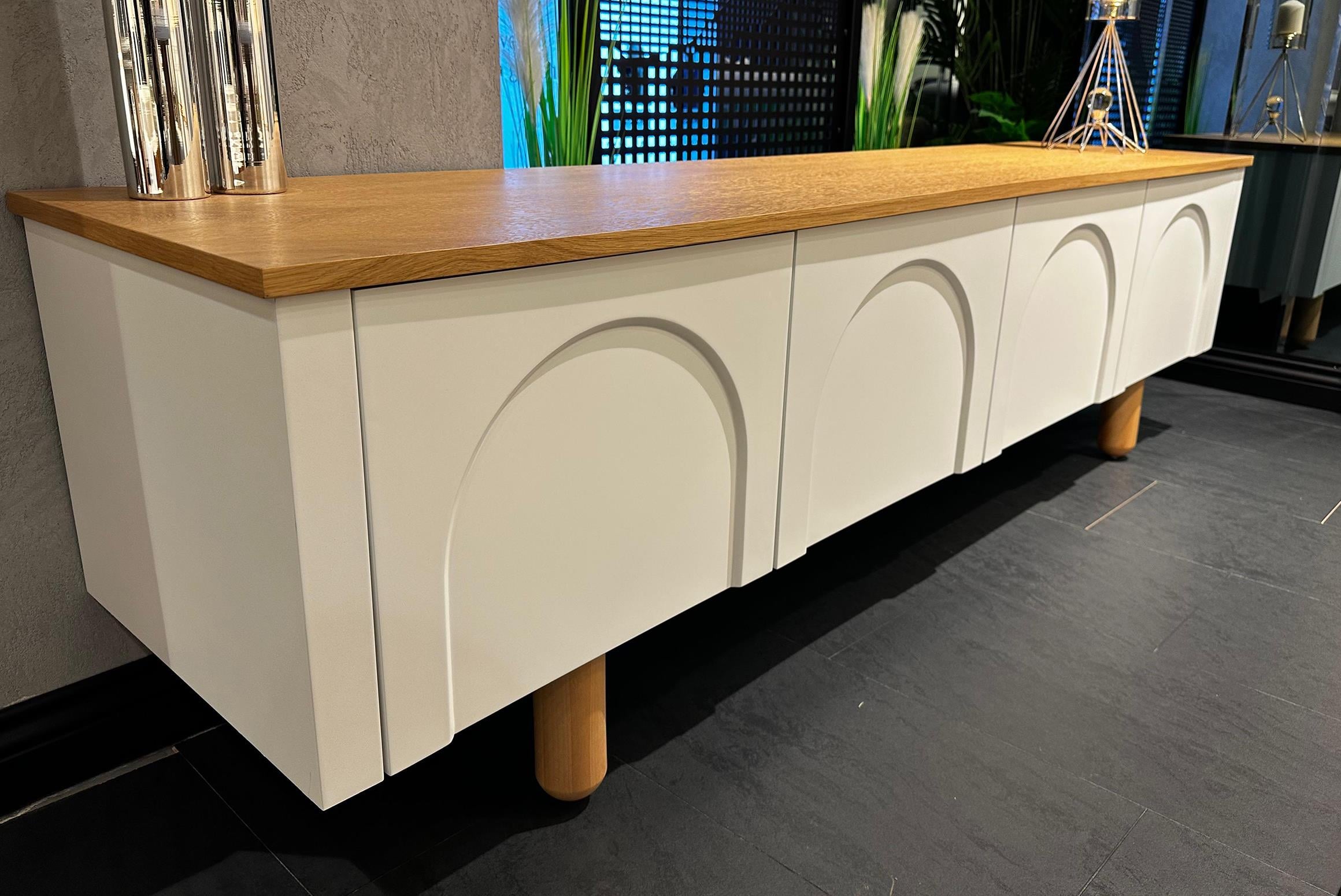 OUTLETDubki Tv Alt Blok