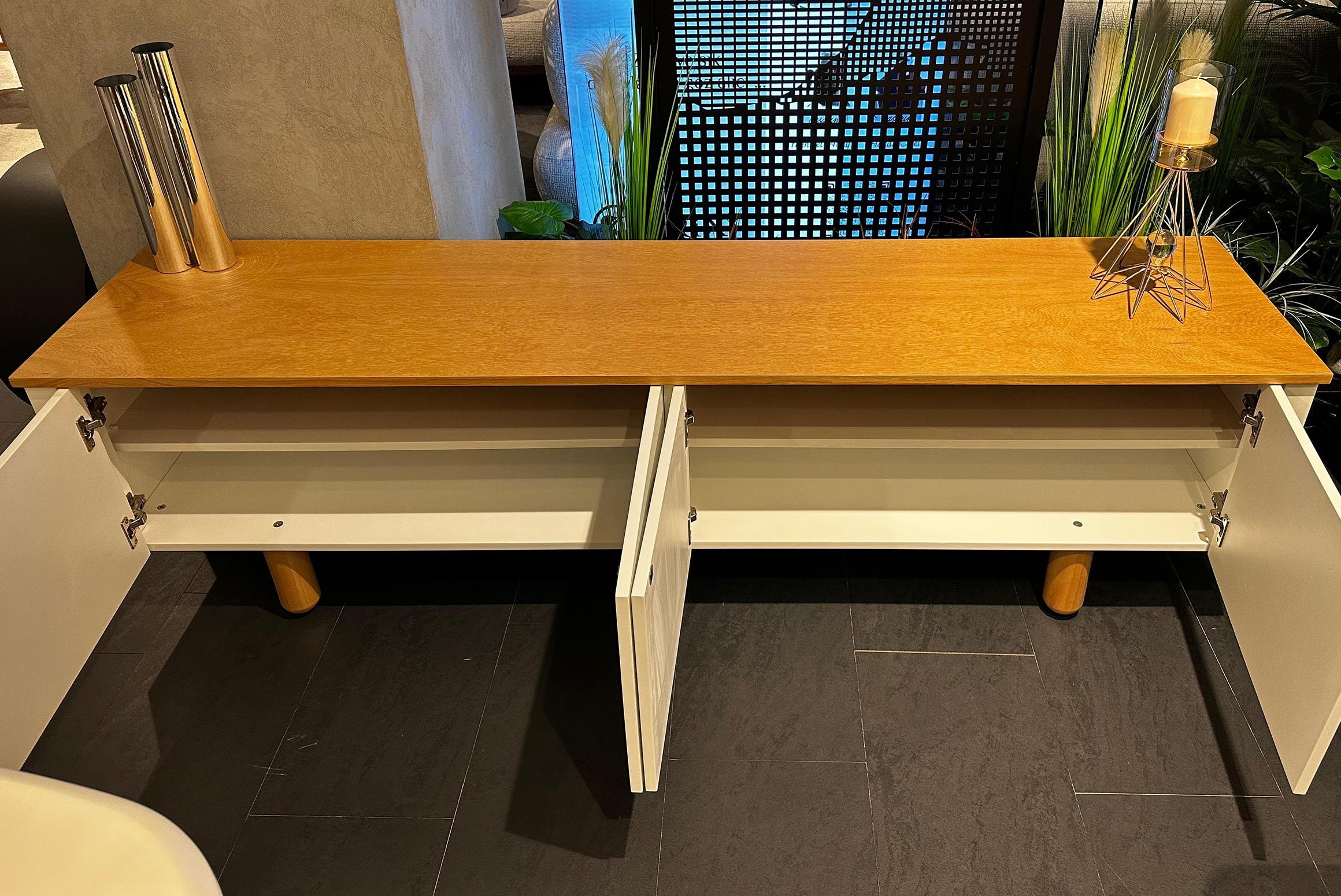OUTLETDubki Tv Alt Blok