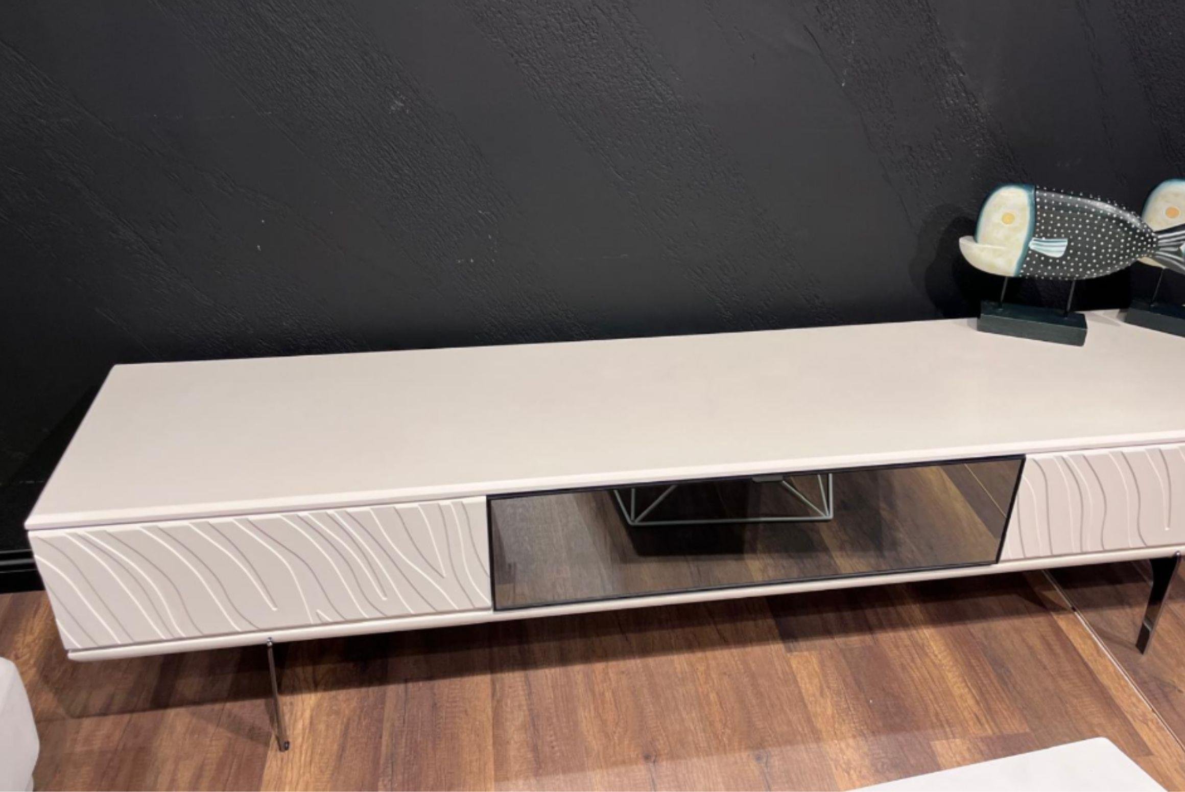 OUTLETLouden Tv Sehpası-Outlet