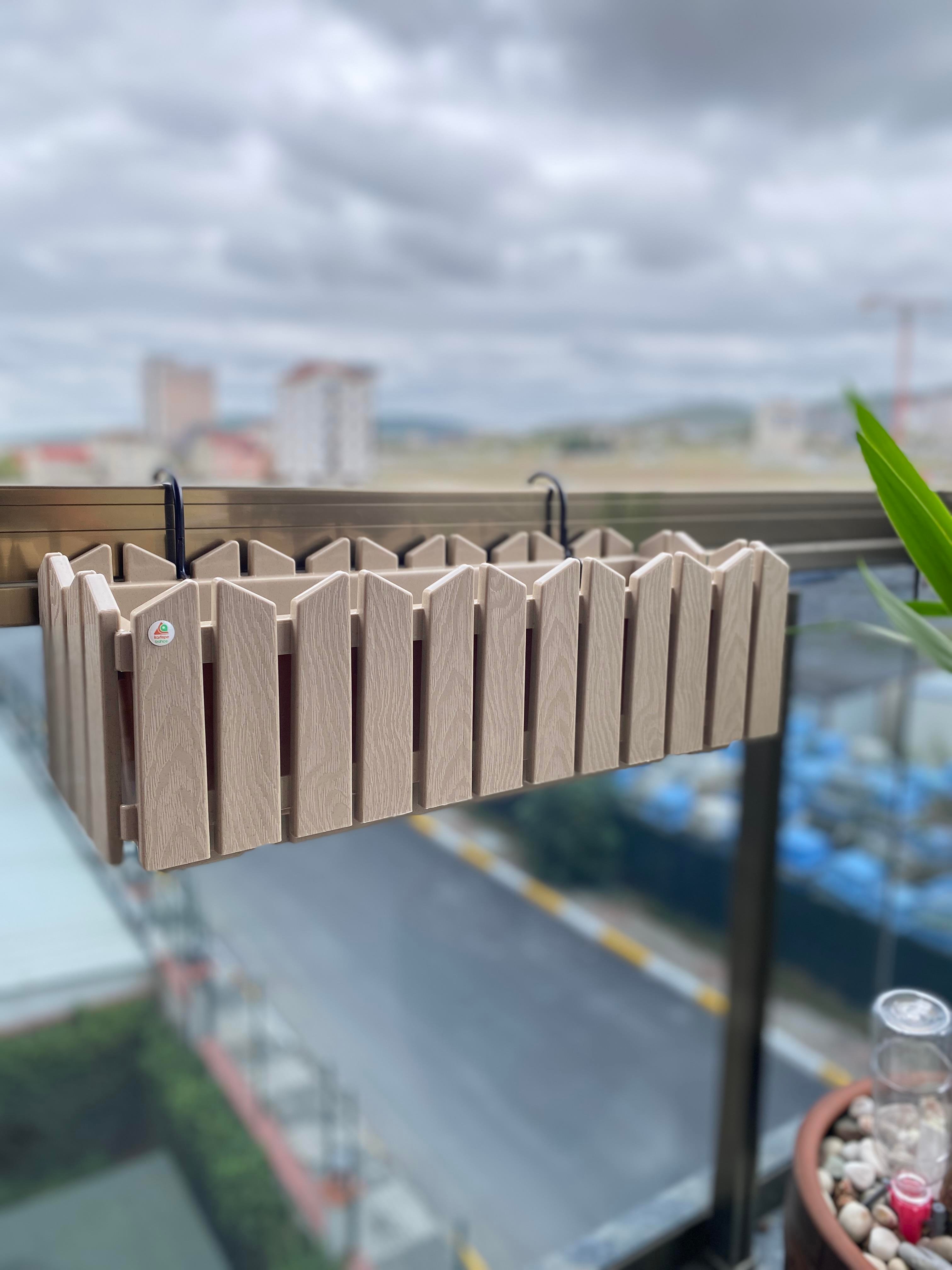 Efes Balkon Çit Saksı Askılı 9 Litre _Askı Aparatı dahildir.