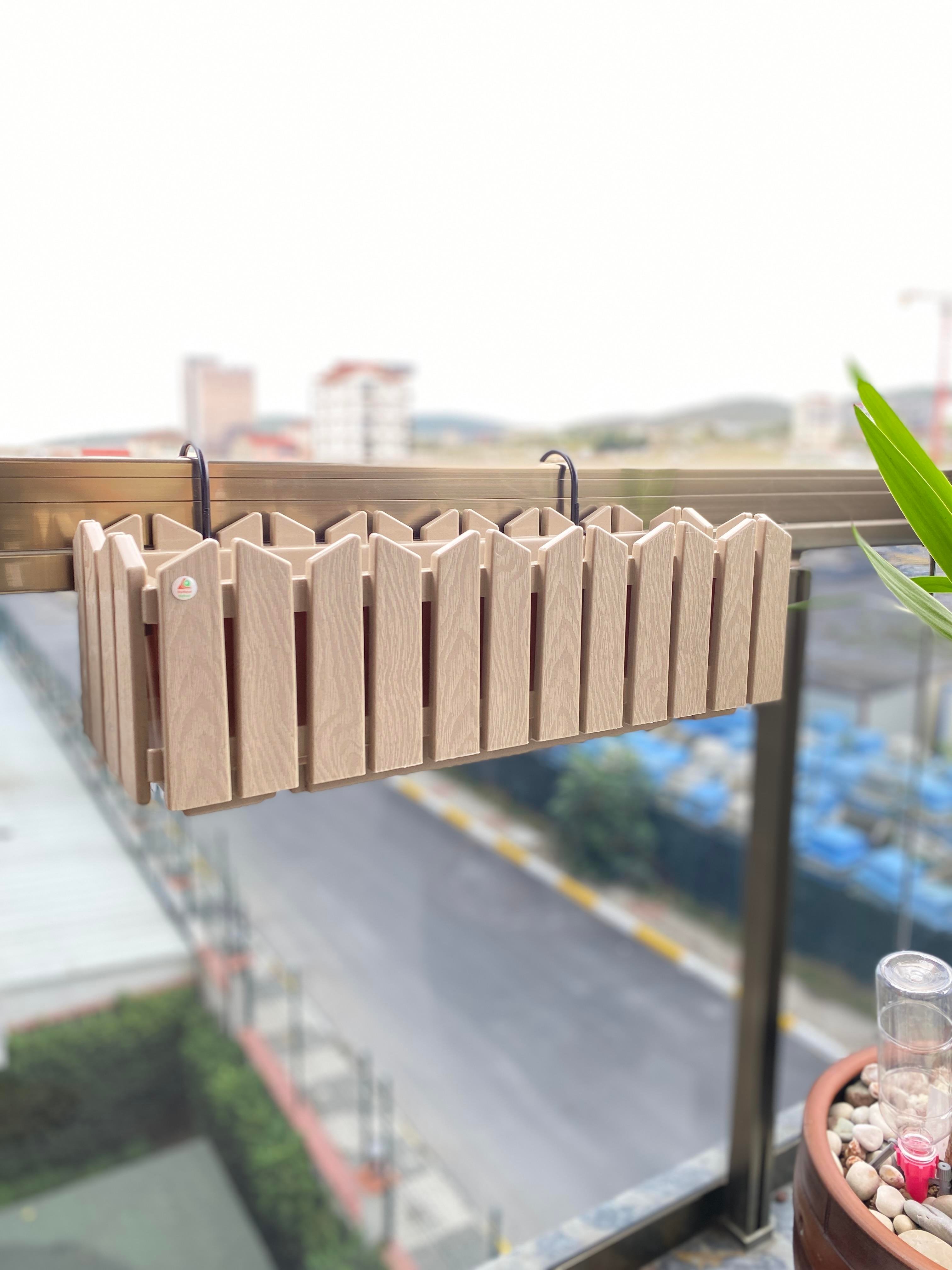 Efes Balkon Çit Saksı Askılı 9 Litre _Askı Aparatı dahildir.