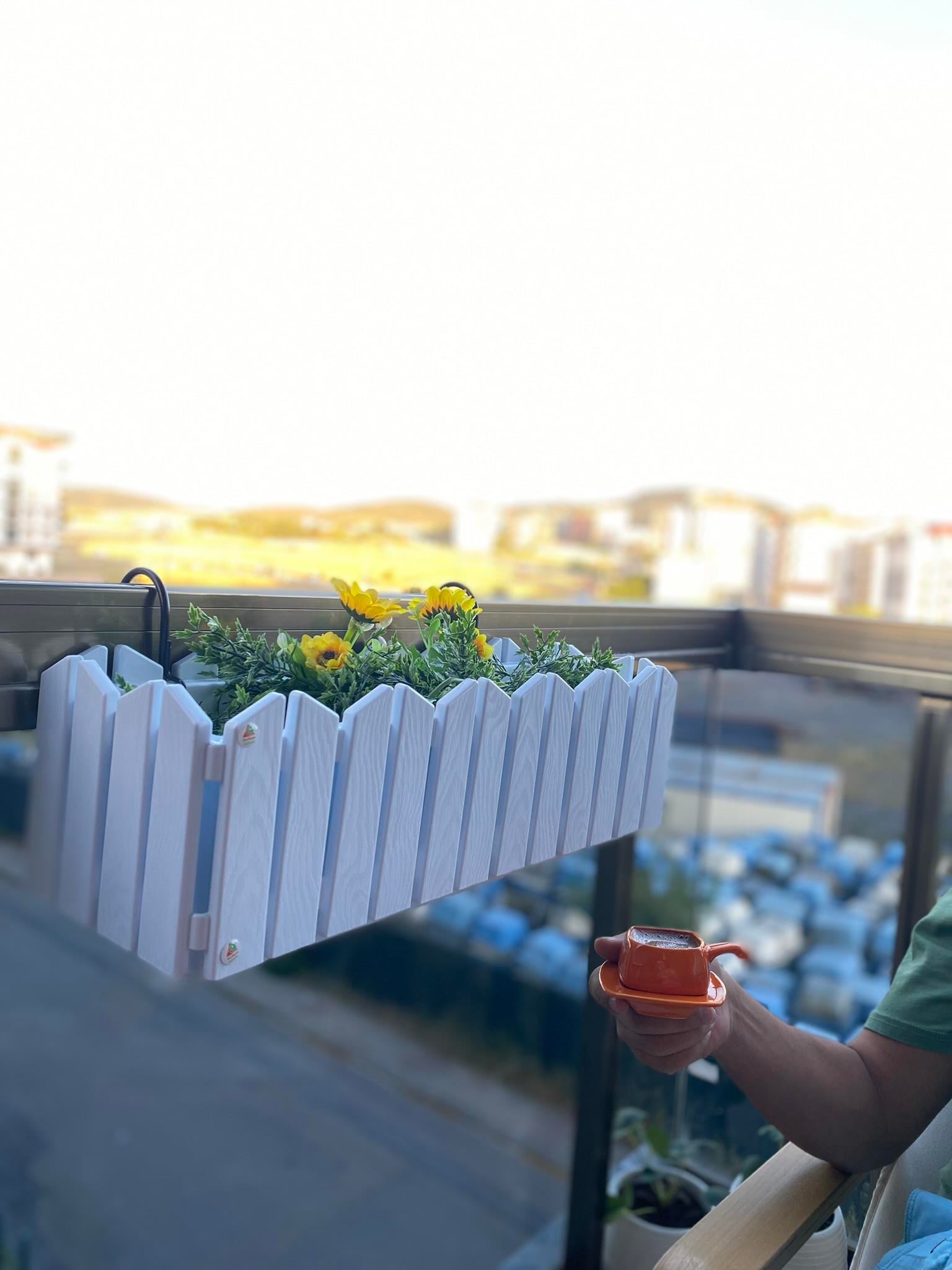 Kartepe Efes Balkon Çit Saksı Askılı 9 Litre _Askı Aparatı dahildir.