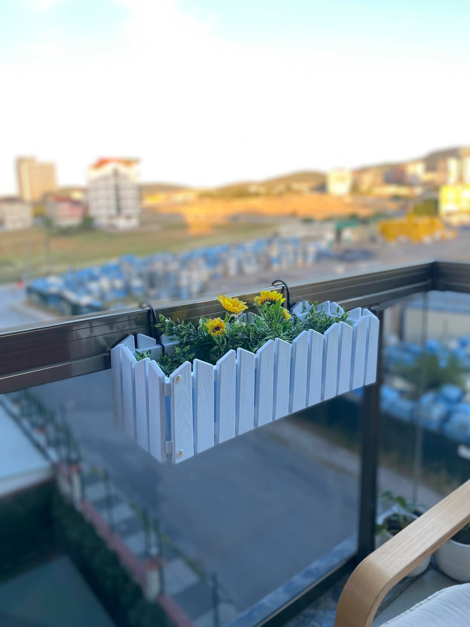 Kartepe Efes Balkon Çit Saksı Askılı 9 Litre _Askı Aparatı dahildir.