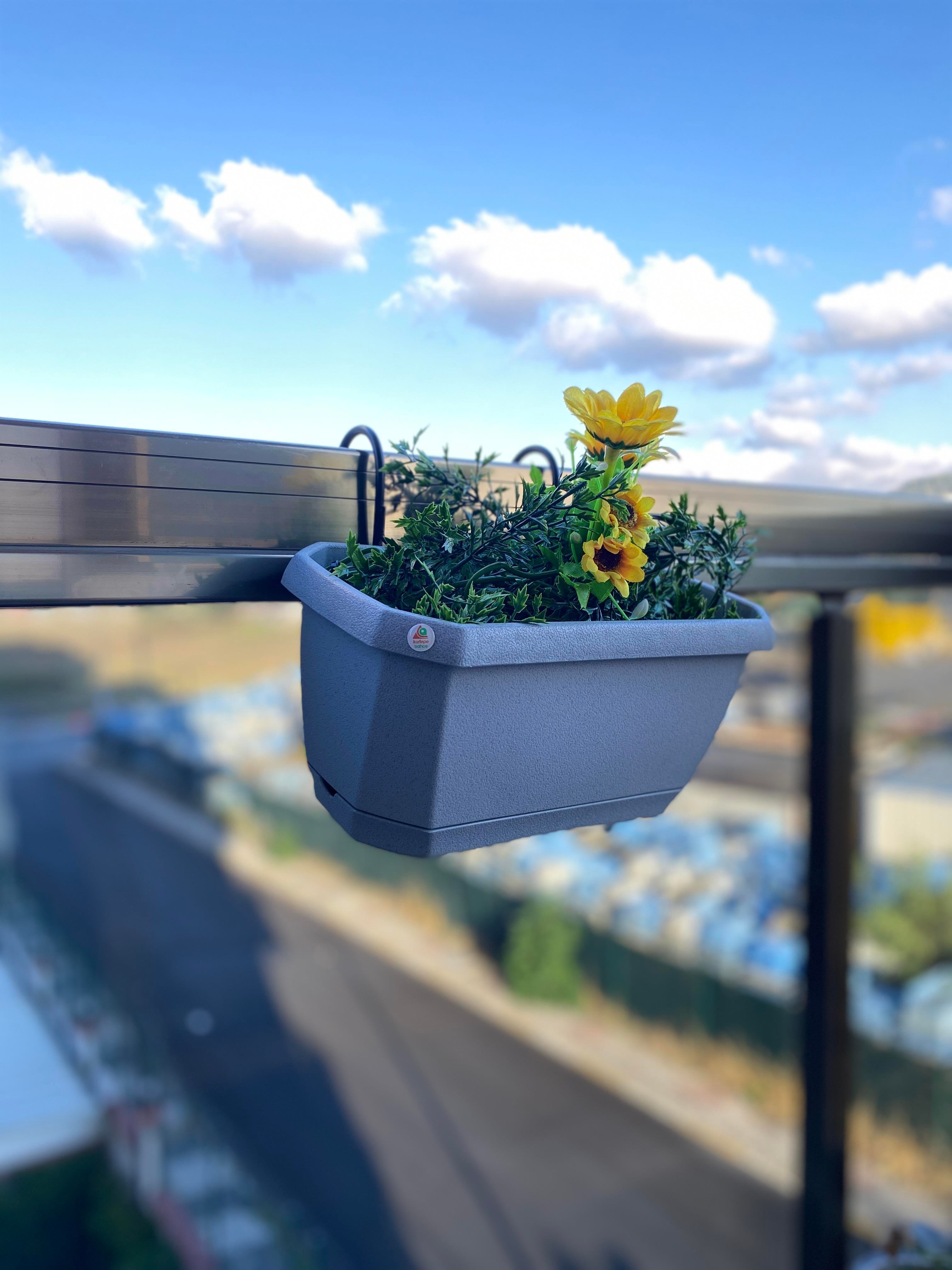 Stil Balkon Çit Saksı Askılı 4.Litre _Askı Aparatı dahildir.