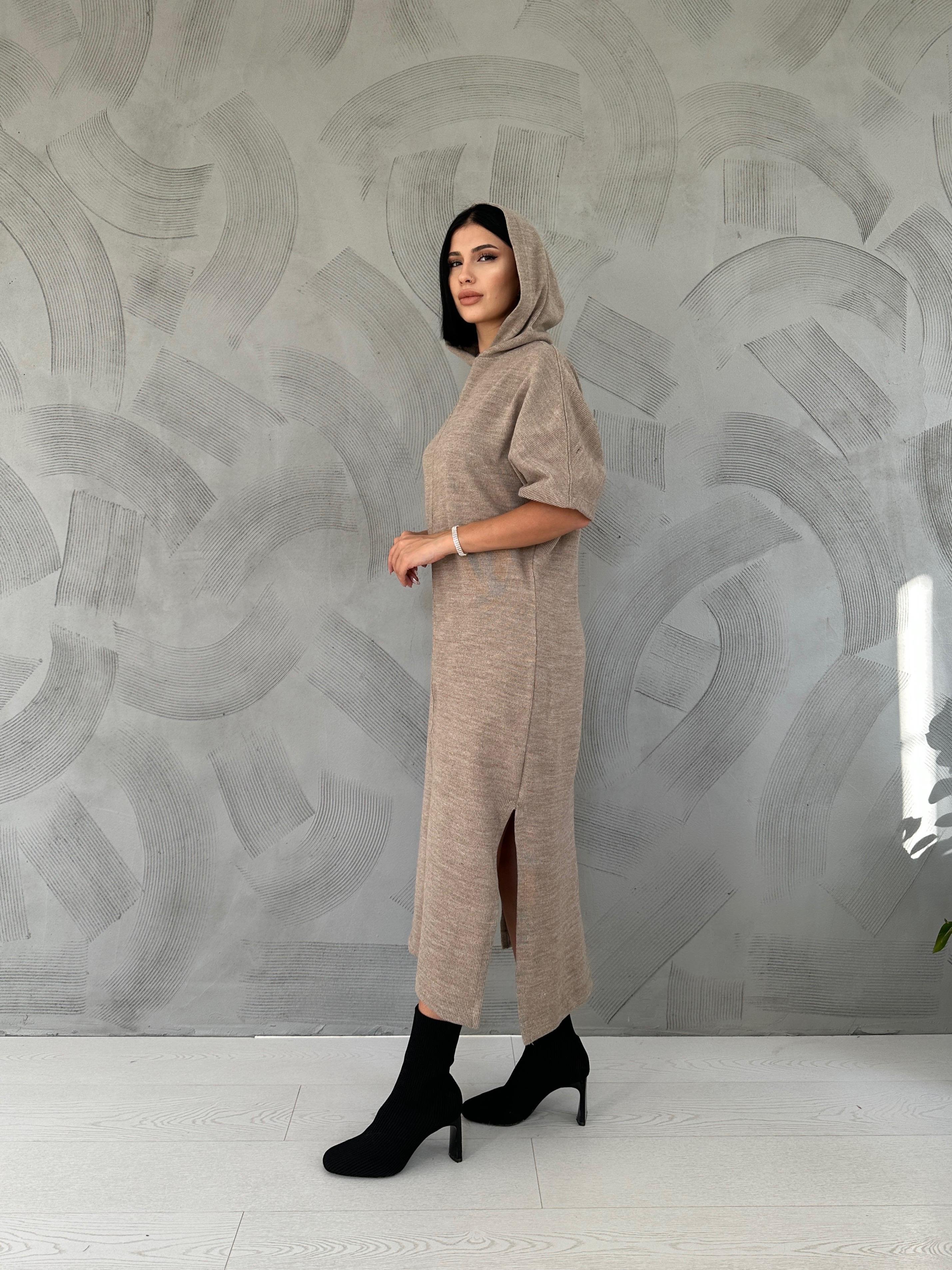 Toptan Bej Akrilik Kapüşonlu Elbise