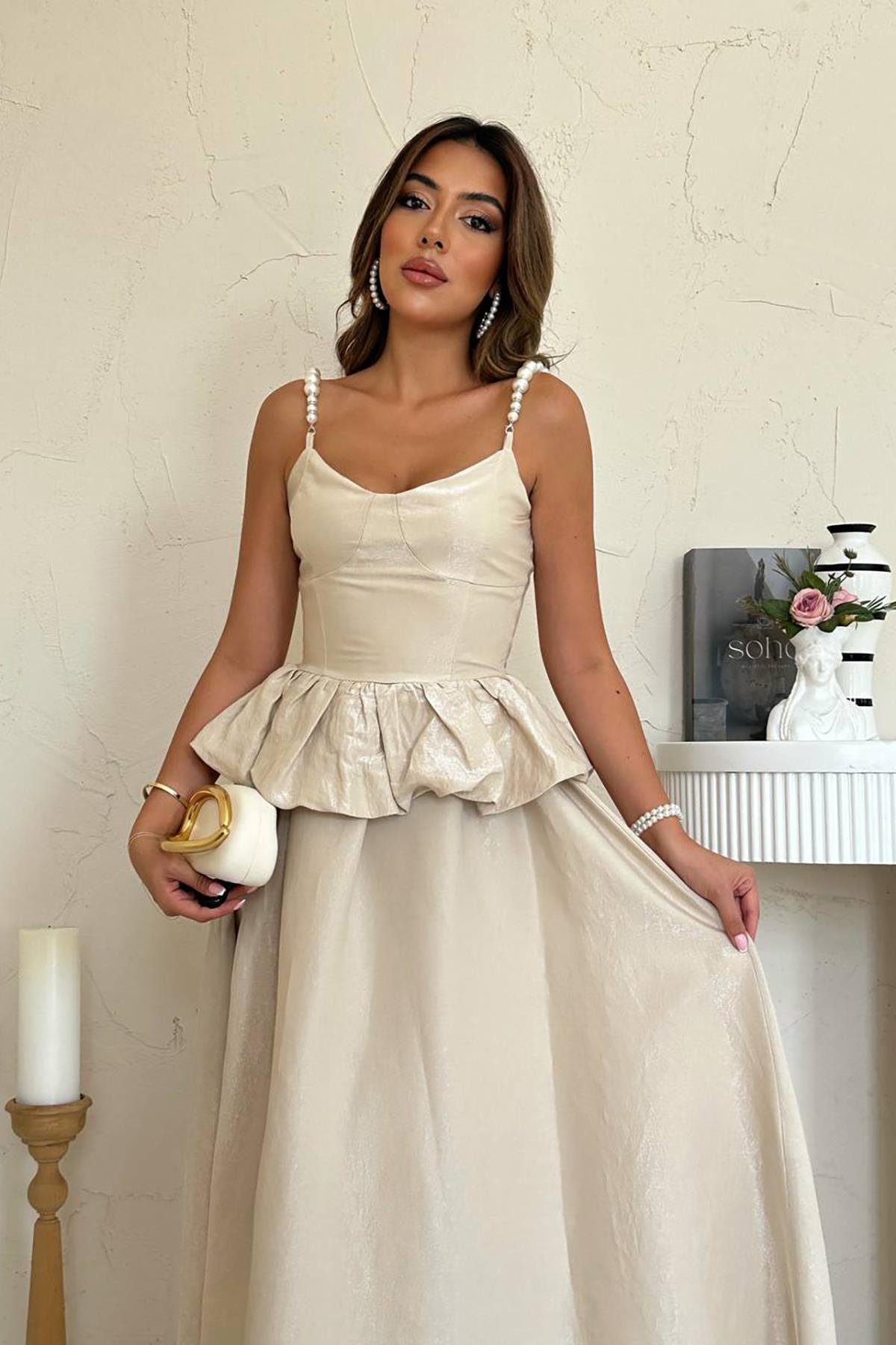 Toptan Bej Beli Büzgülü İnci Askılı Uzun Elbise