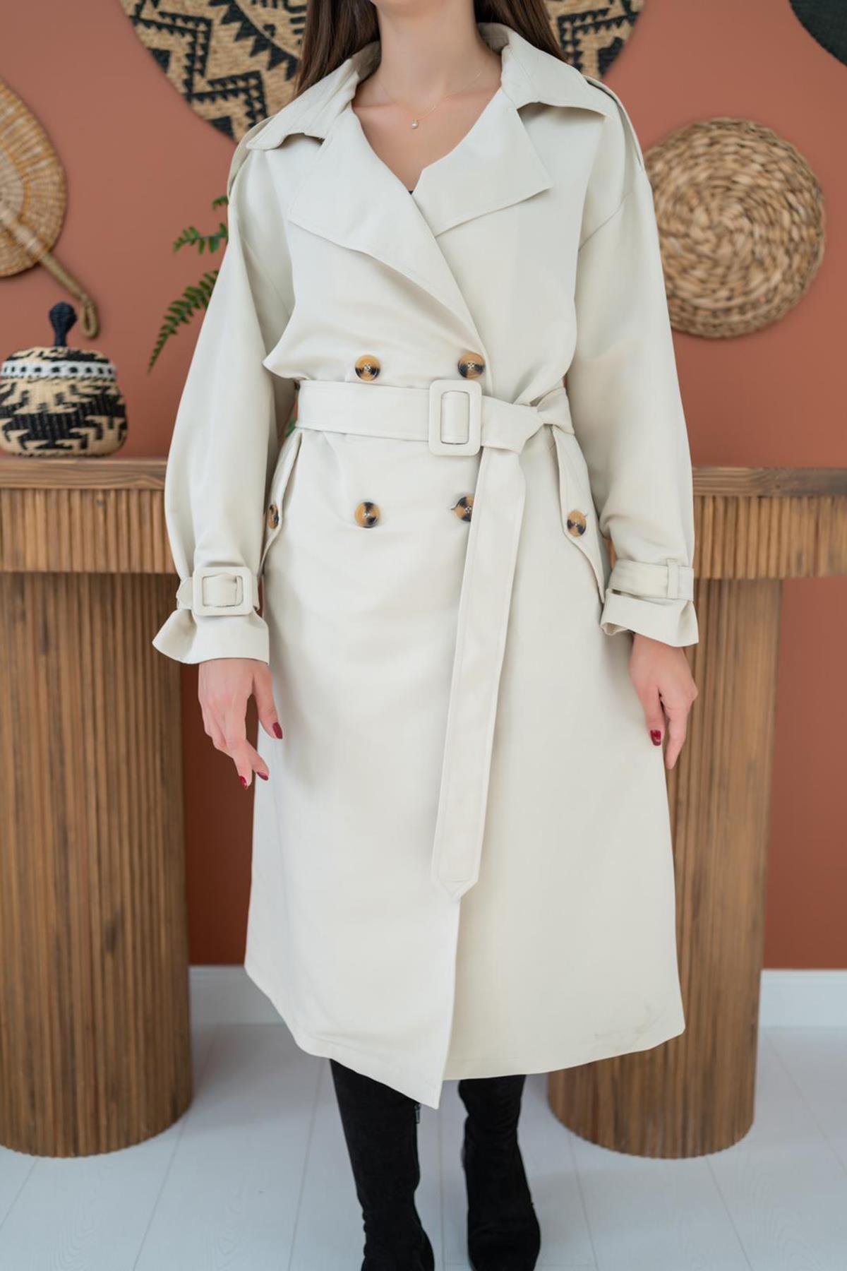 Toptan Bej Kemerli ve Düğmeli Trençkot