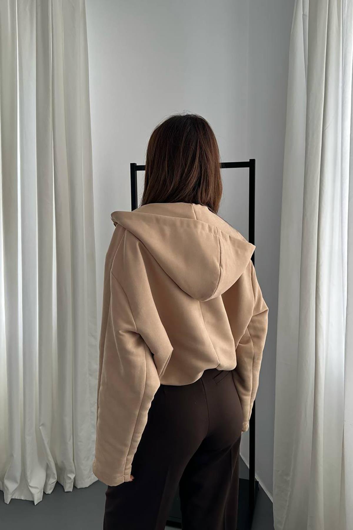 Toptan Bej Kısa Kapüşonlu Ceket