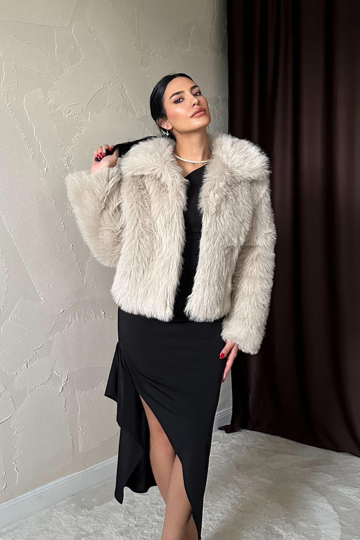 Wholesale Beige Fur Short Coat