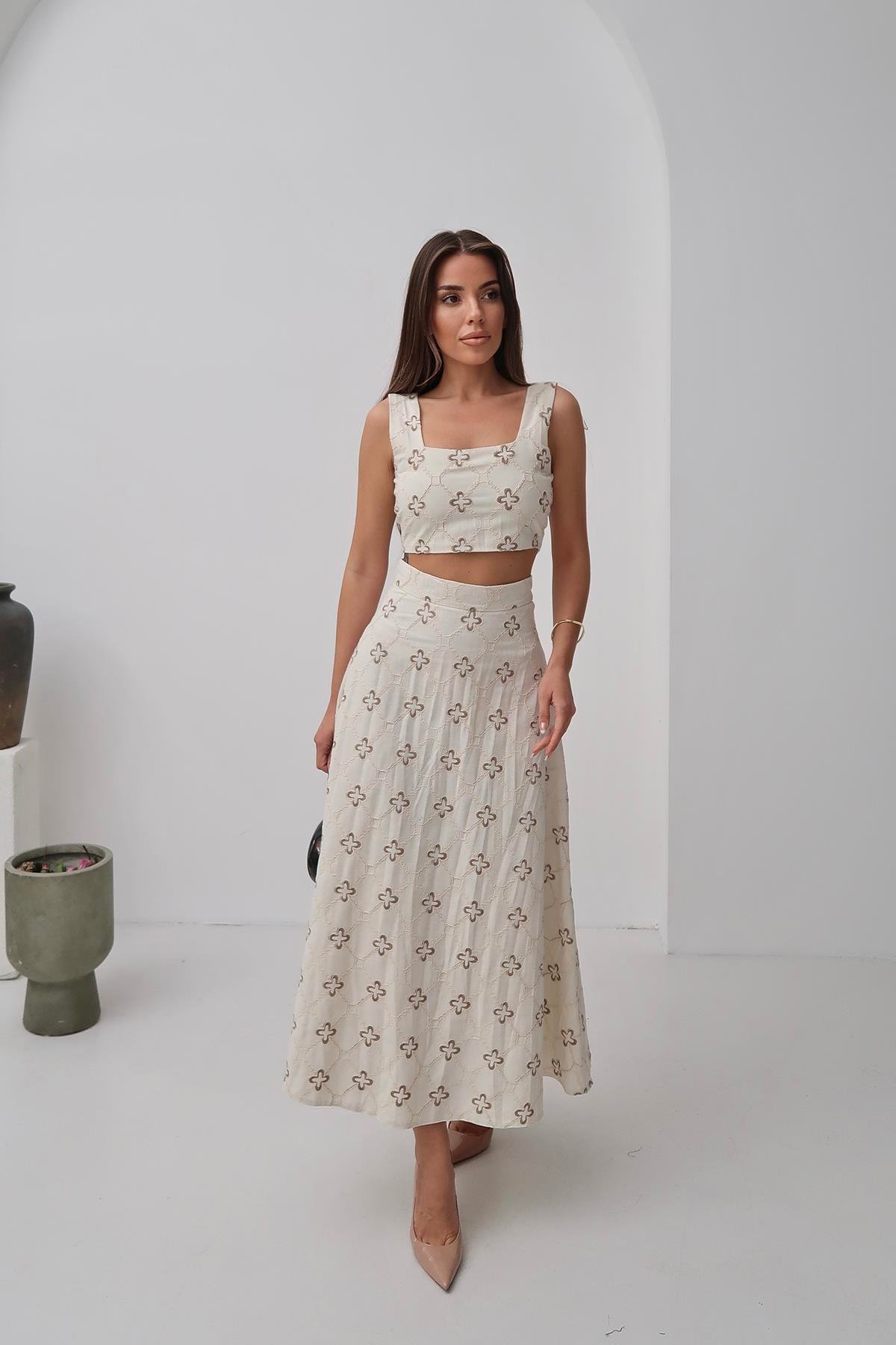 Toptan Bej Nakışlı Keten Takım