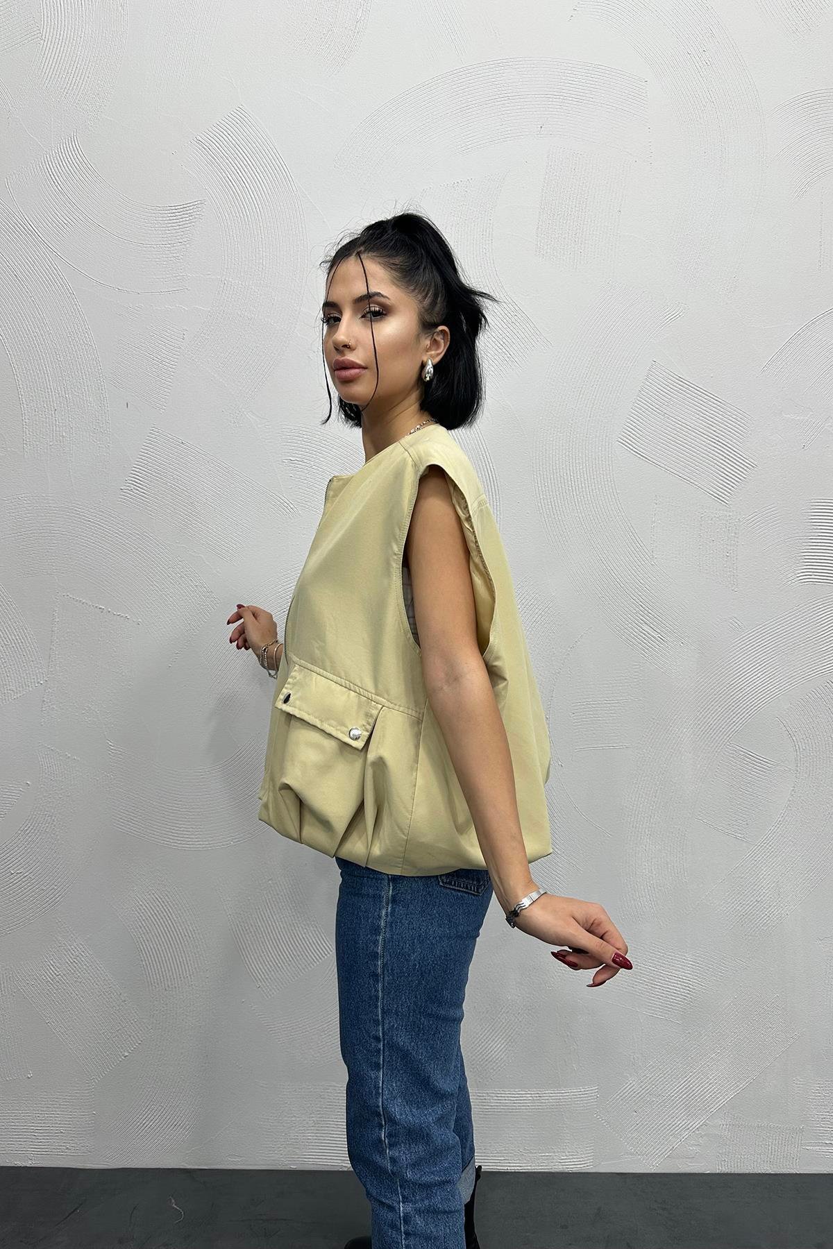 Toptan Bej Pileli Yelek