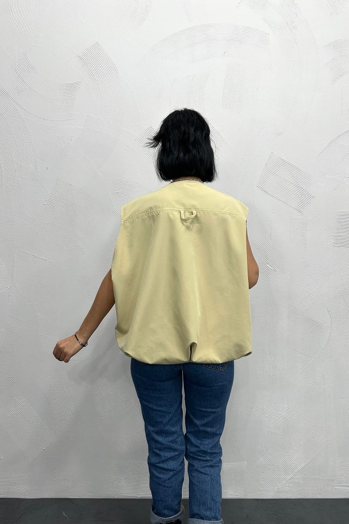 Toptan Bej Pileli Yelek